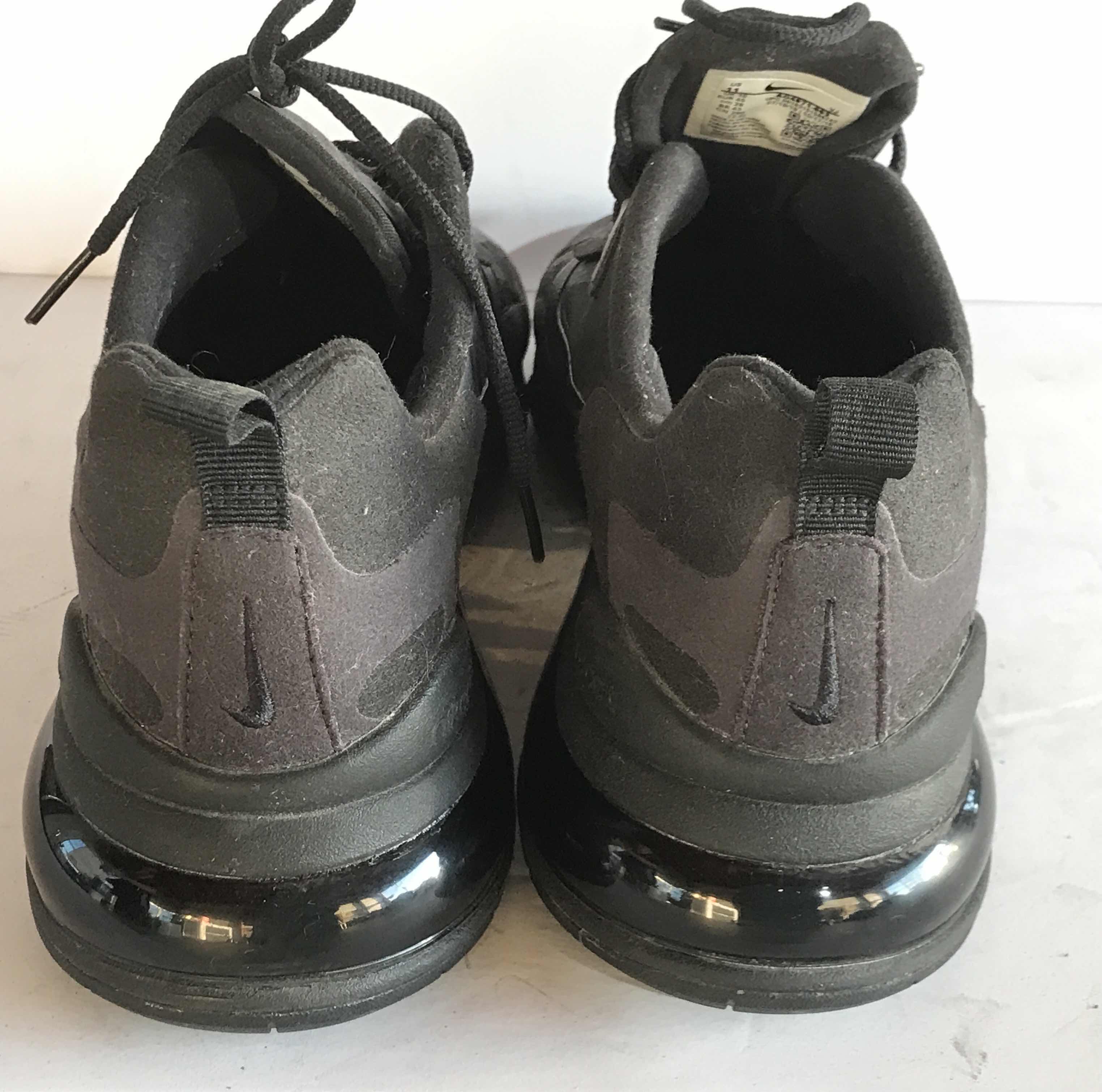 Photo 1 of NIKE AIR MAX 270 SIZE 11