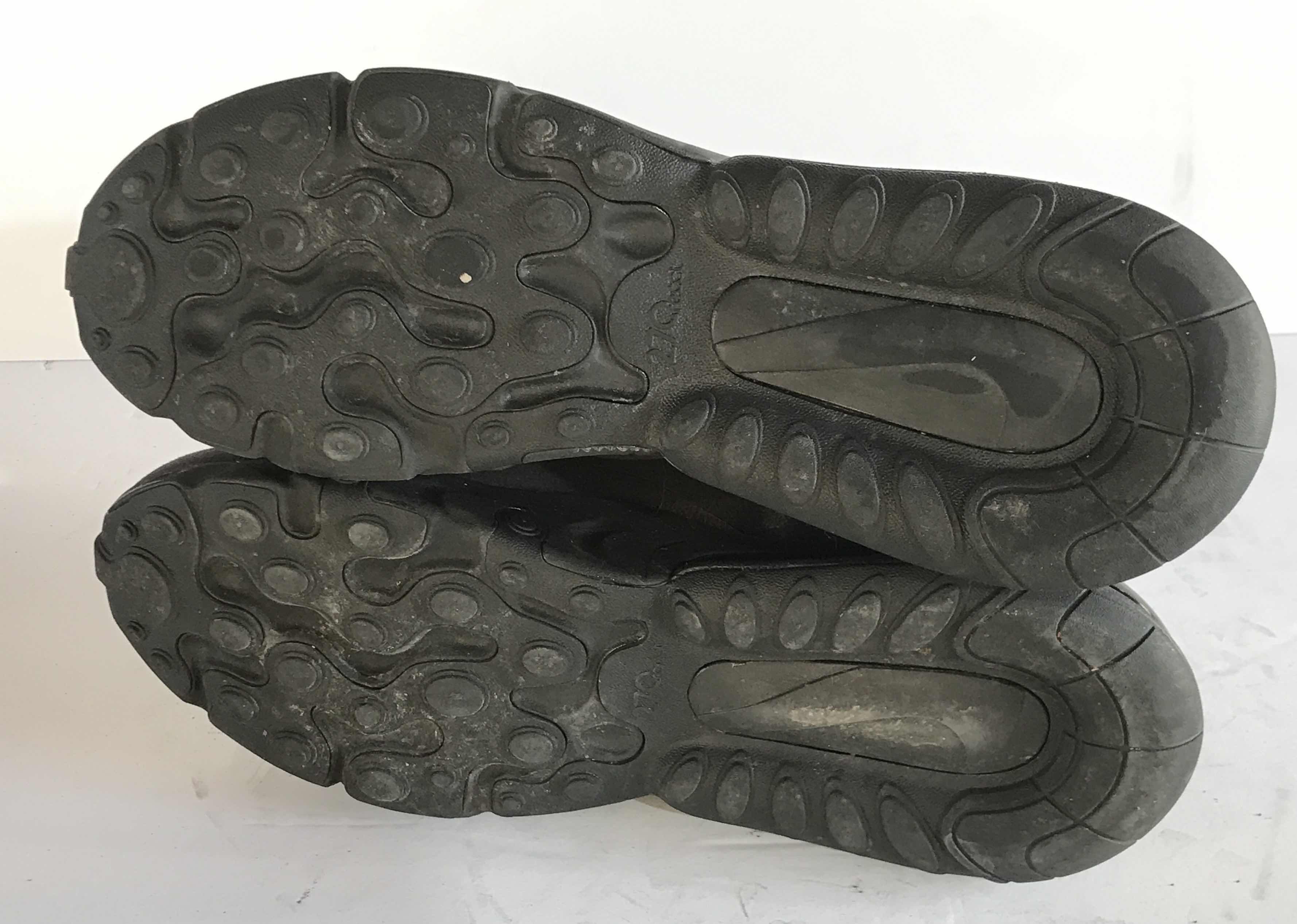 Photo 1 of NIKE AIR MAX 270 SIZE 11