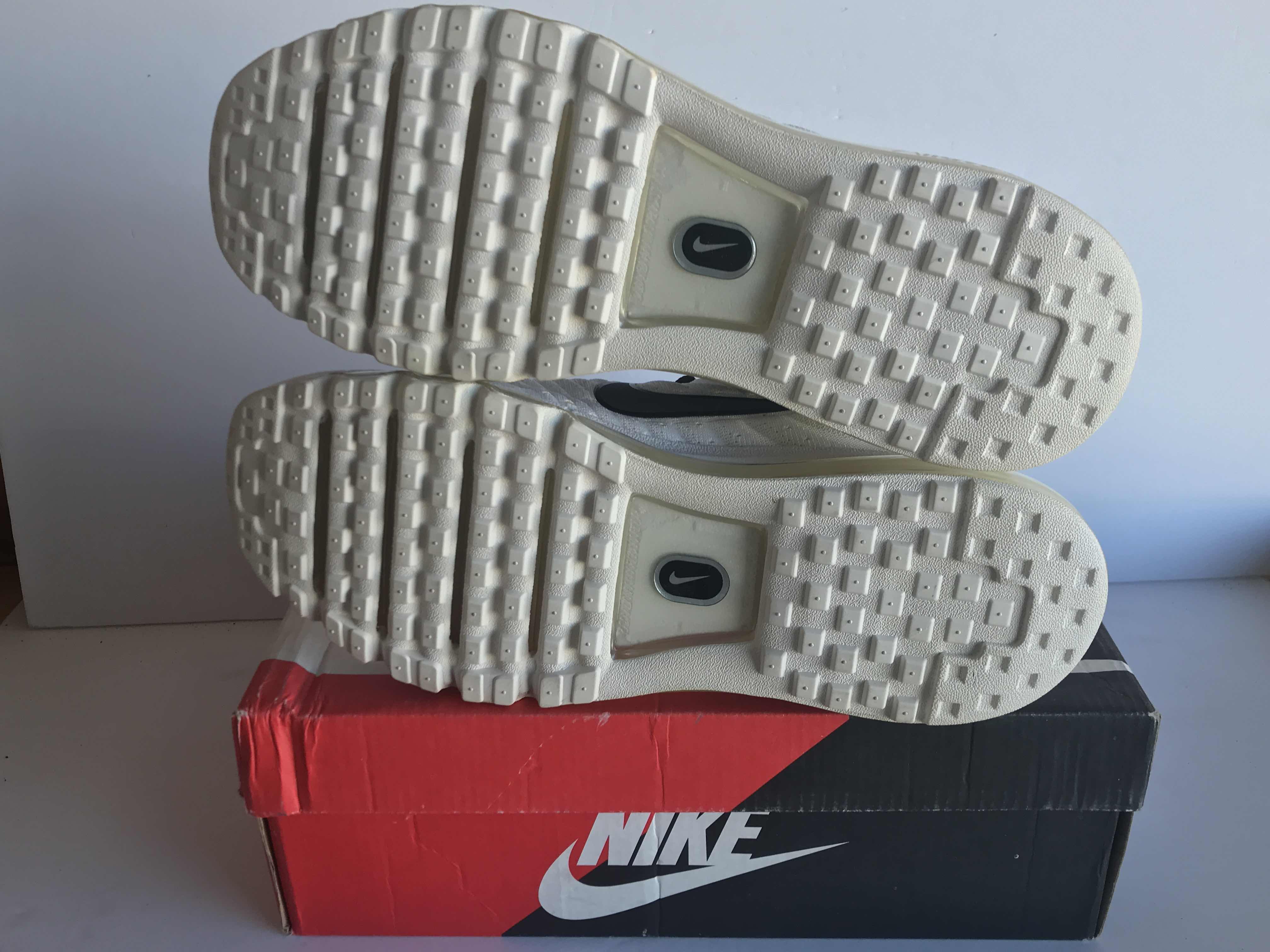 Photo 1 of NIB NIKE MENS RUNNING SHOES SIZE 11