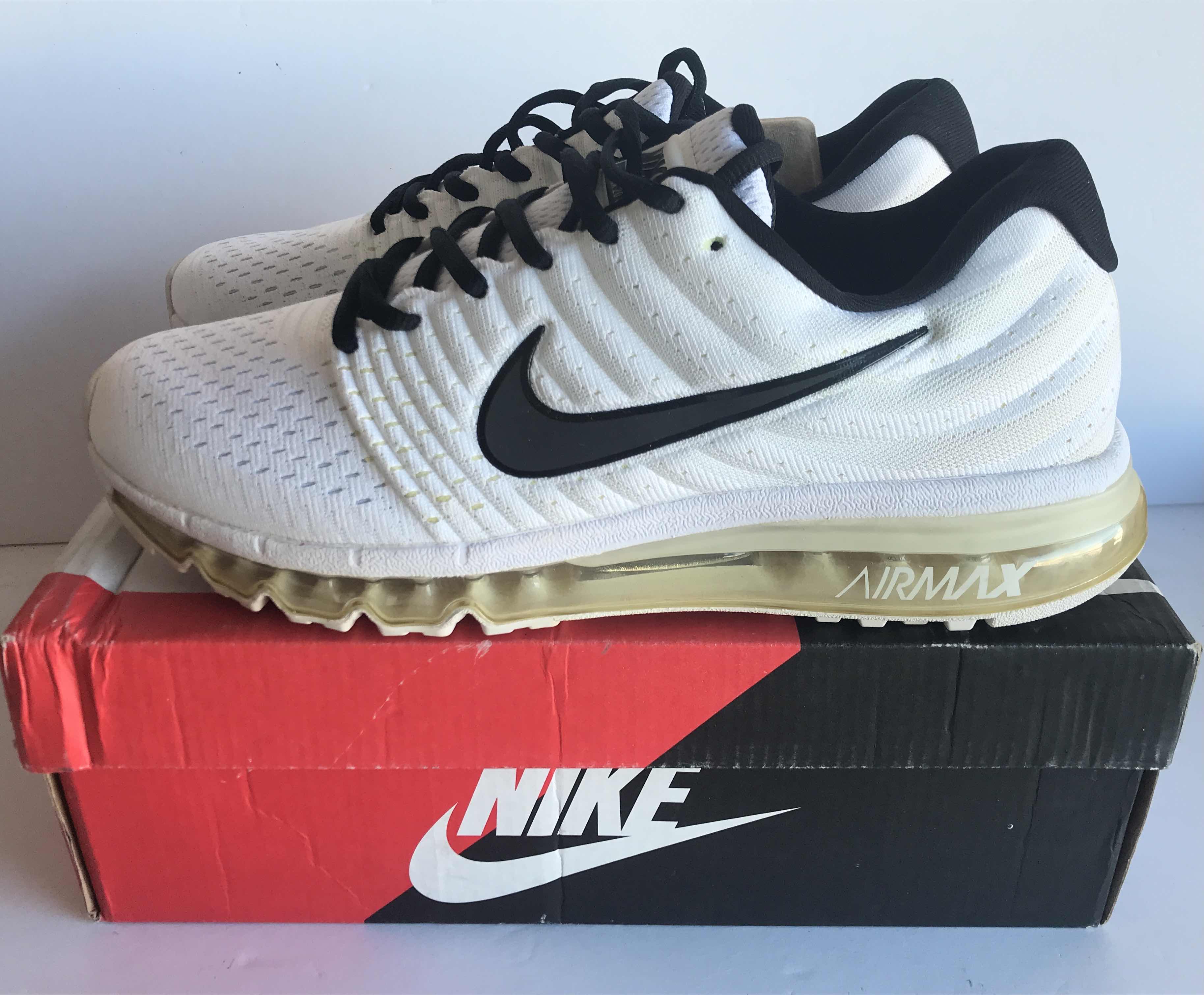 Photo 1 of NIB NIKE MENS RUNNING SHOES SIZE 11