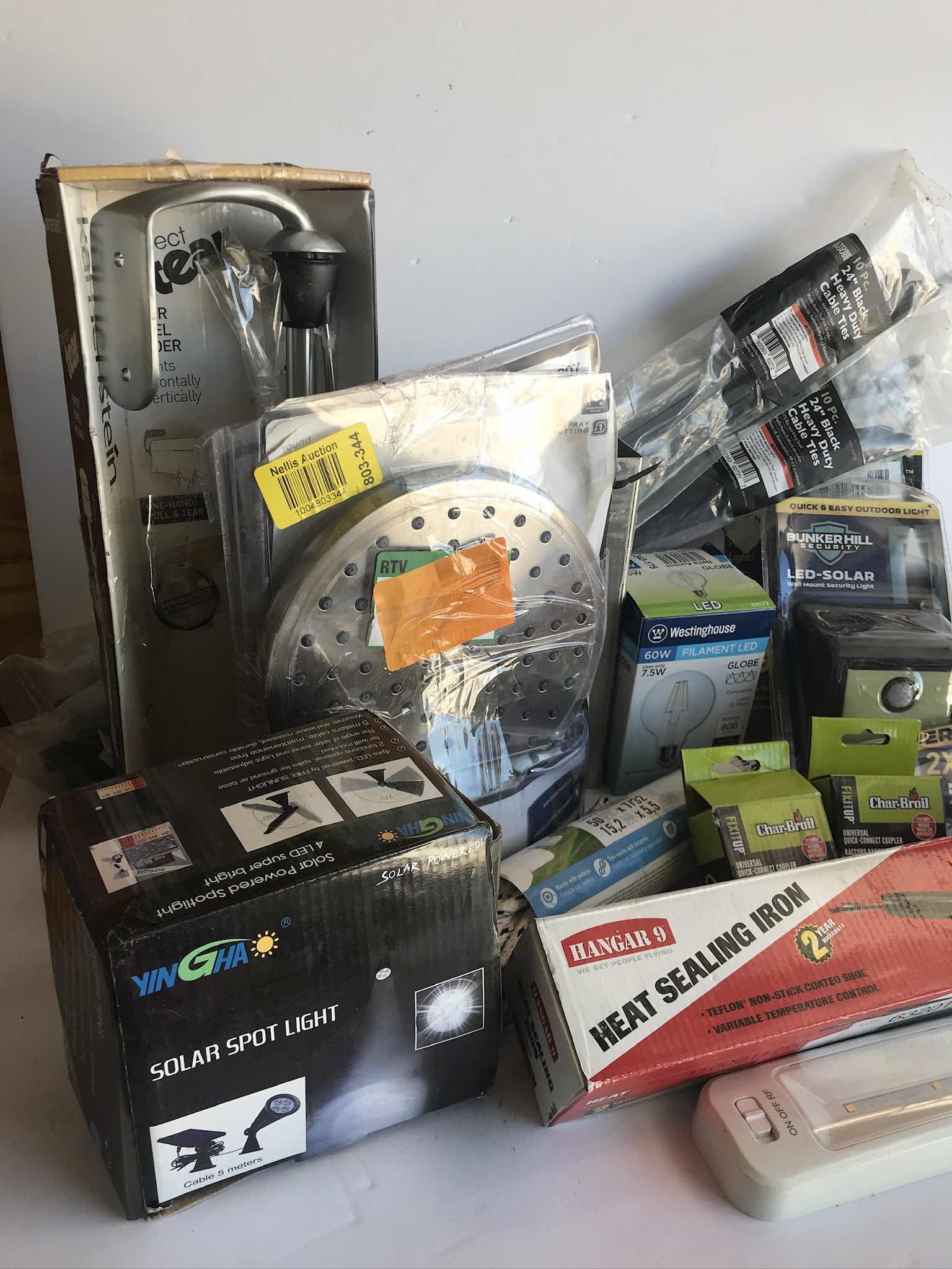 Photo 1 of COLLECTION OF HOUSEHOLD ITEMS AND ACCESSORIES