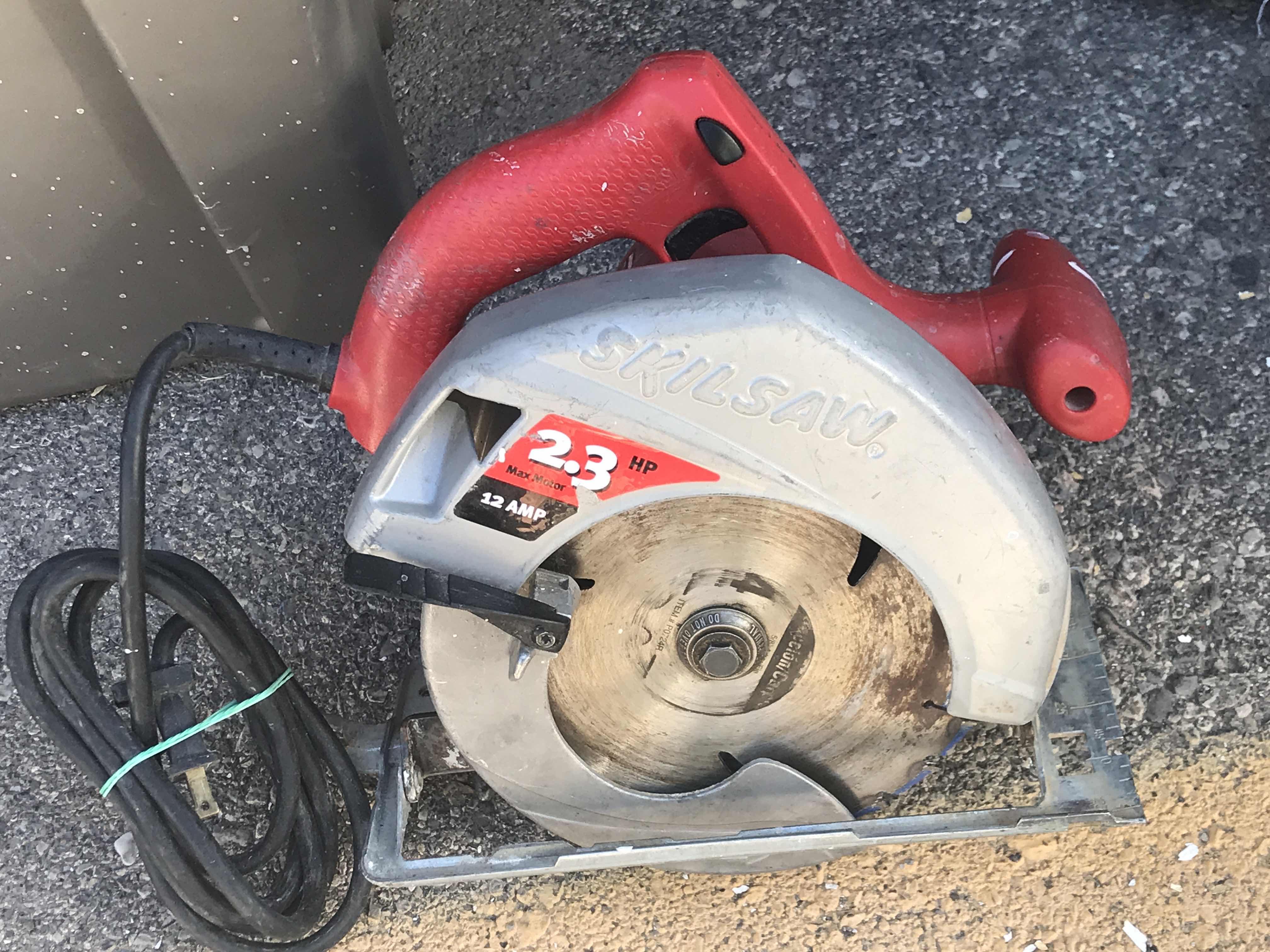 Photo 1 of 2.3 HP CIRCULAR SAW MADE BY SKILSAW