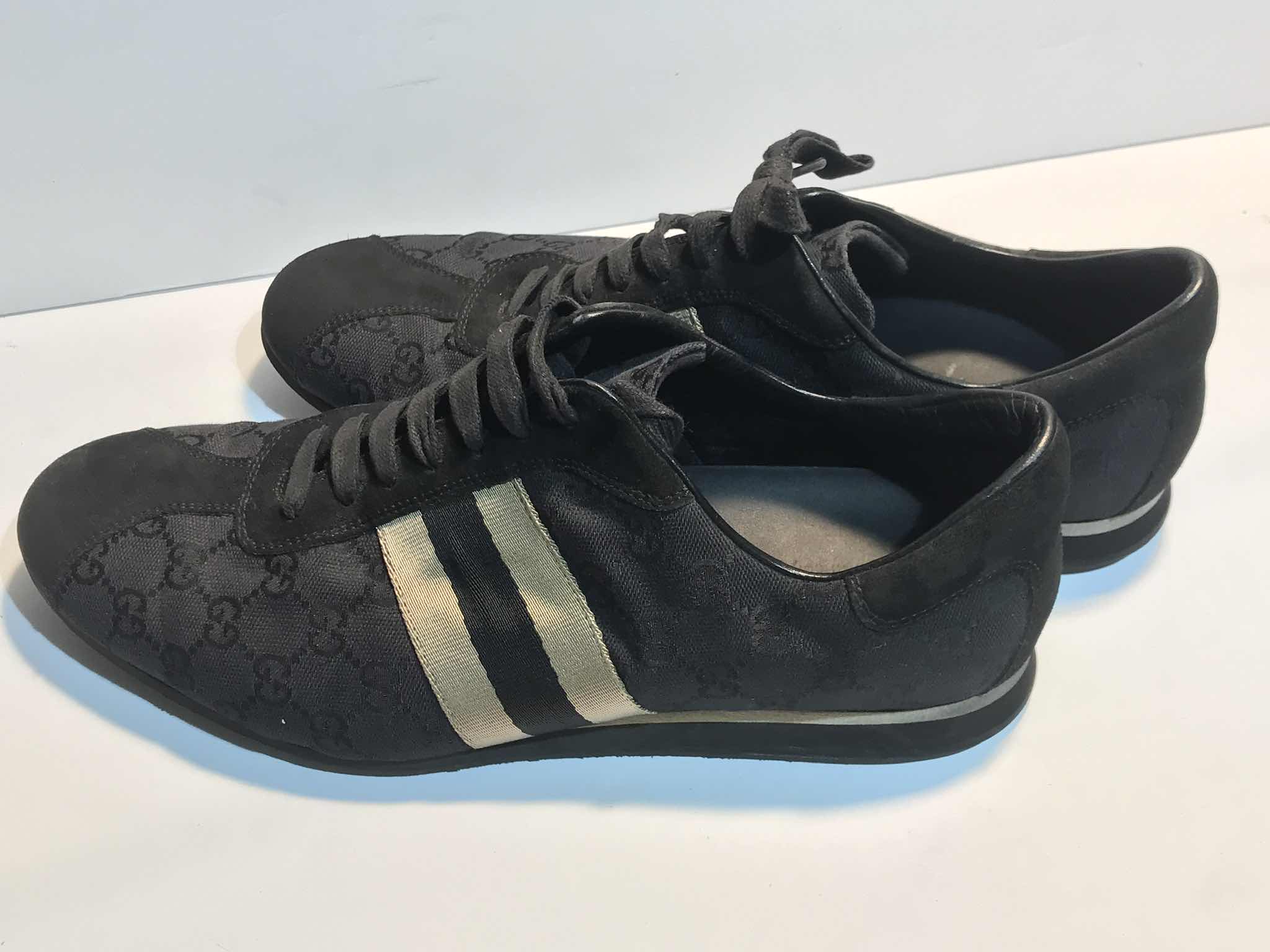 Photo 1 of SKECHERS MENS SNEAKERS SIZE 10.5