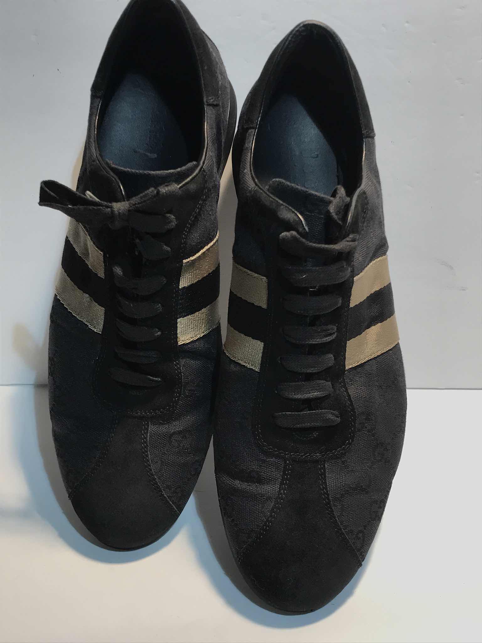 Photo 1 of SKECHERS MENS SNEAKERS SIZE 10.5