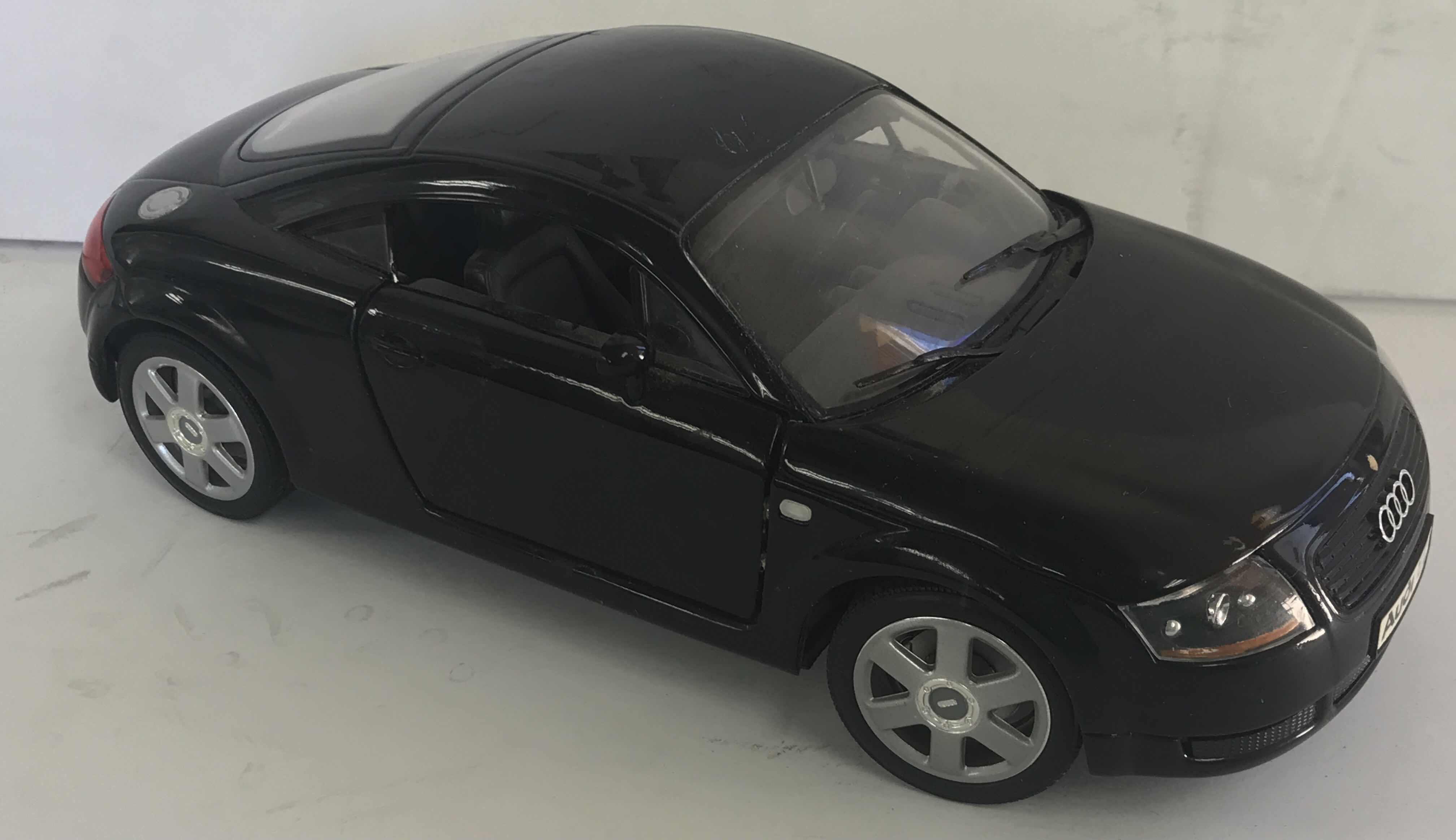 Photo 1 of FORD GT & AUDI COLLECTABLE DIE CAST CARS