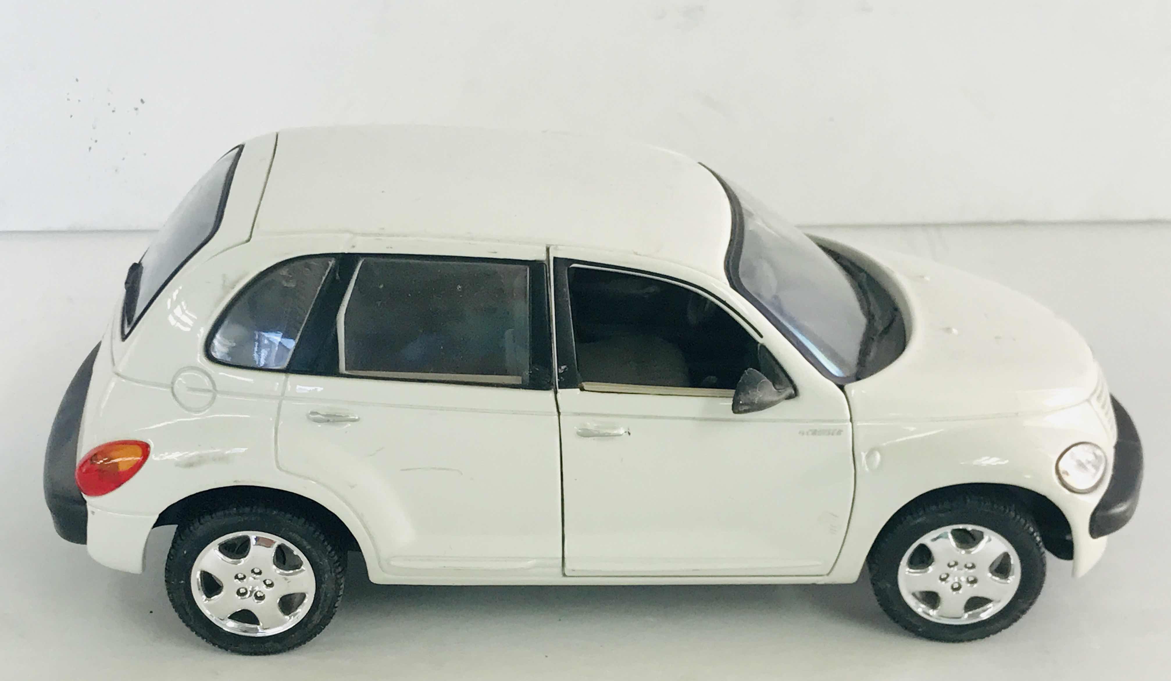 Photo 1 of COLLECTION OF DIE CAST COLLECTABLE CLASSIC CARS