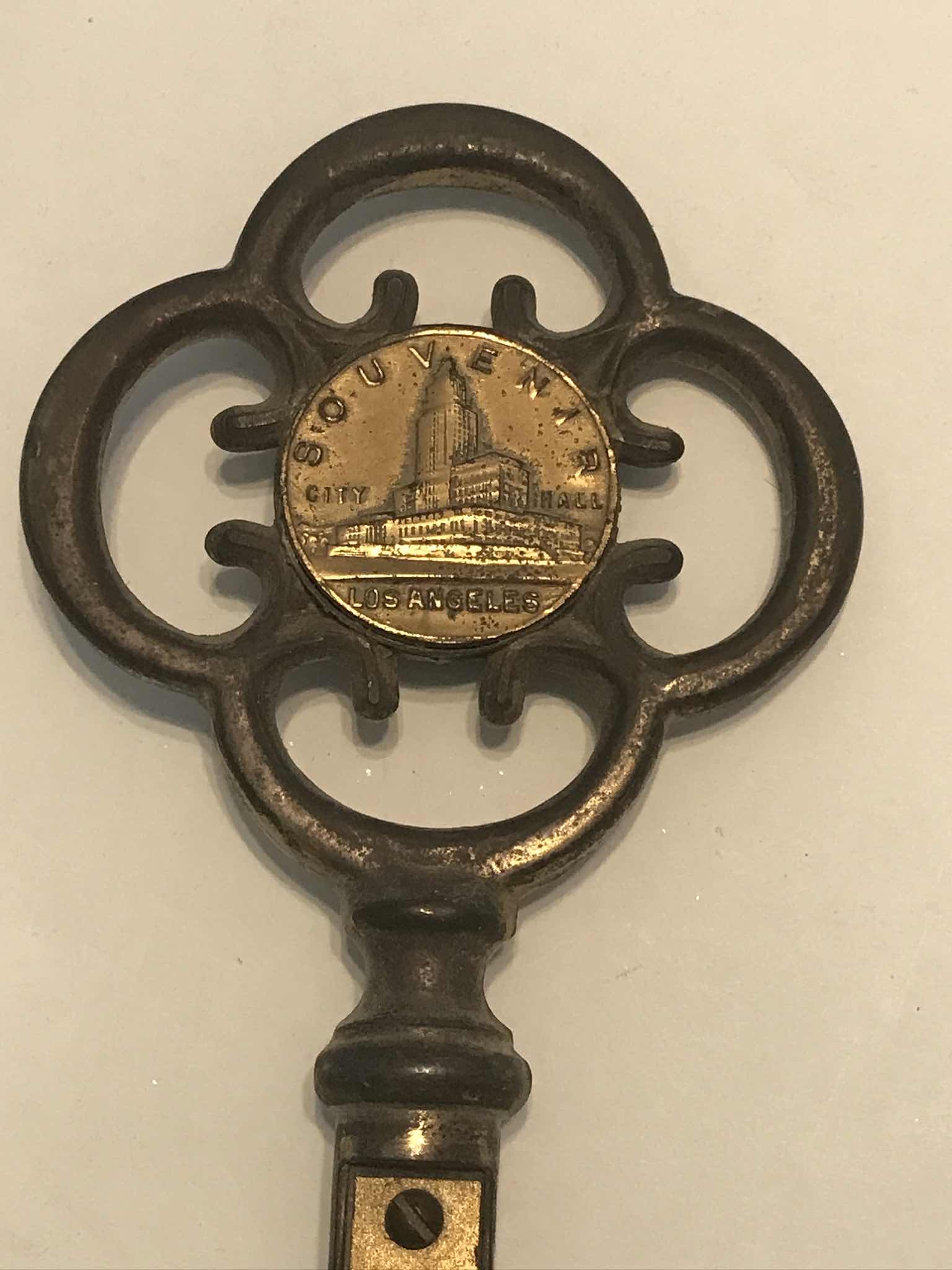 Photo 1 of VINTAGE KEY TO CITY OF LA SOUVENIR THERMOMETER