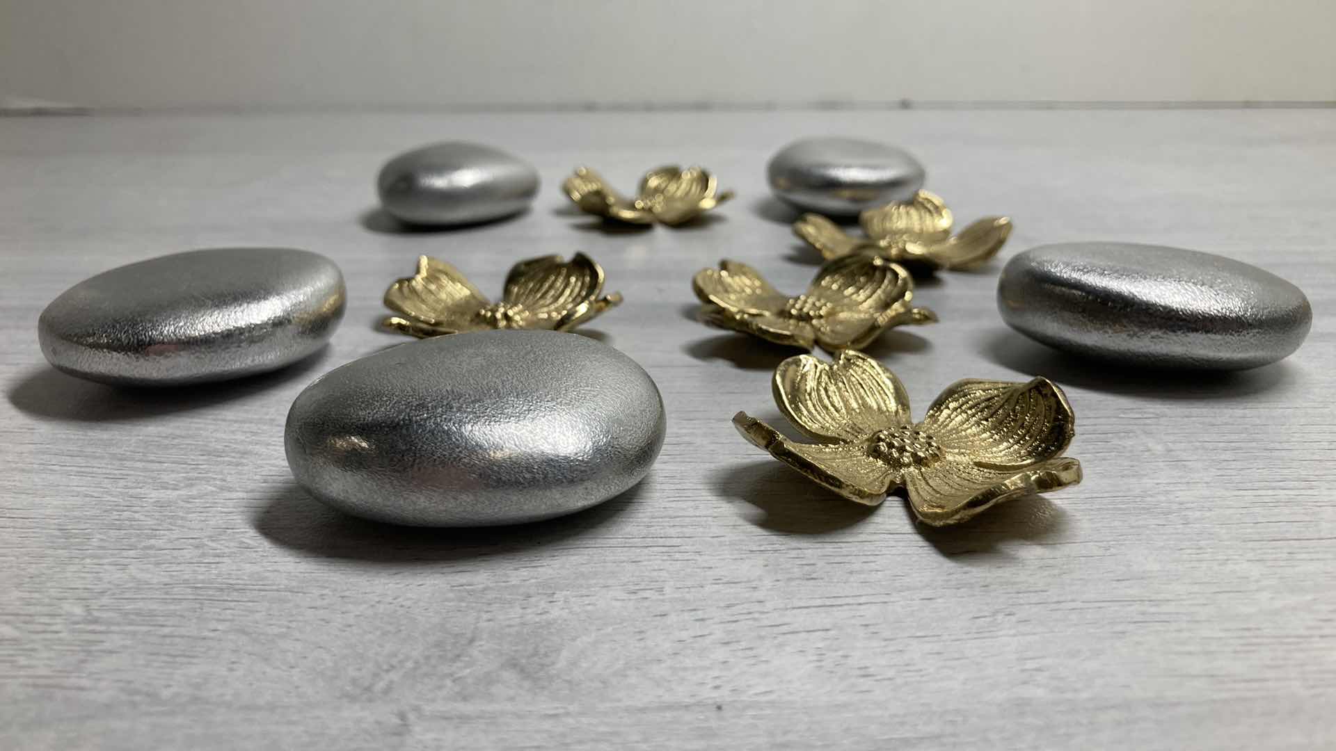 Photo 1 of MICHAEL ARAM DOGWOOD TIC TAC TOE W BRASS & ALUMINUM PIECES 9” X 9” H1”