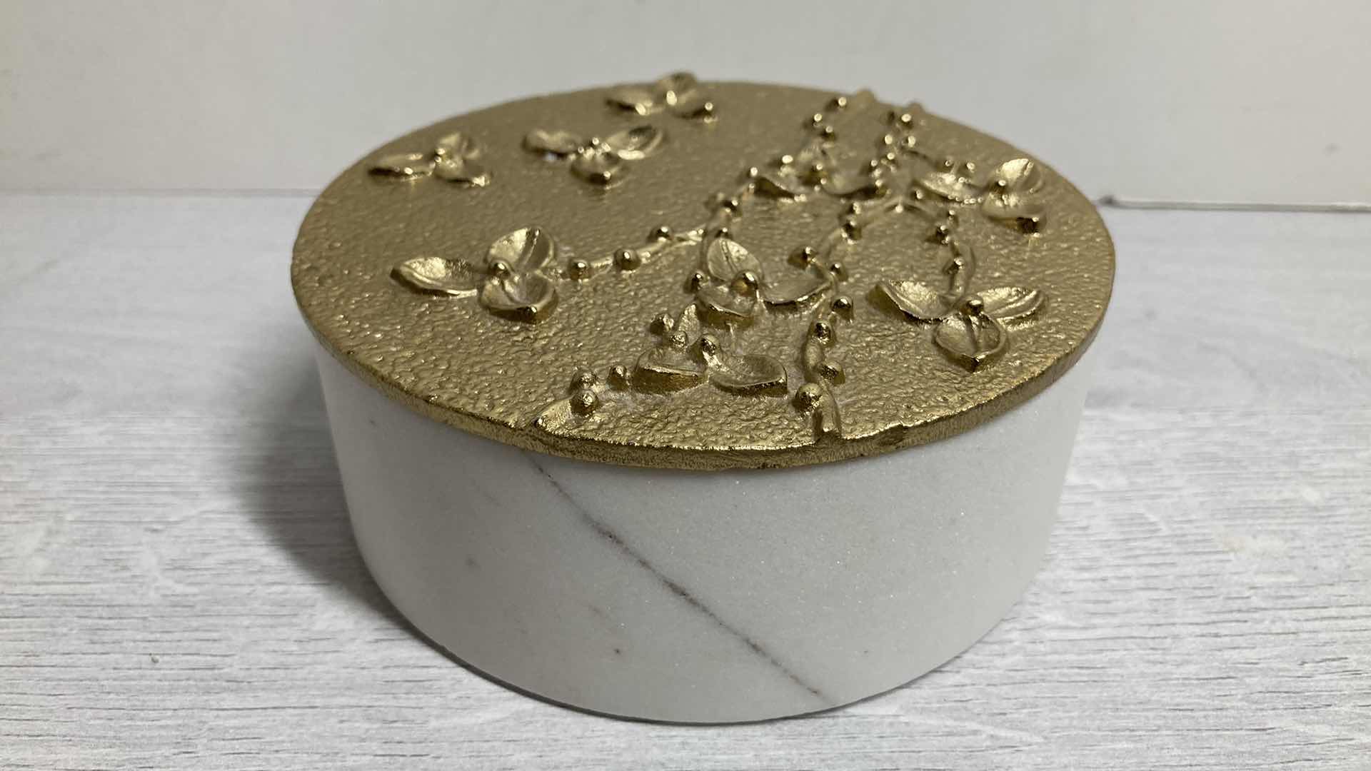 Photo 1 of MICHAEL ARAM BITTERSWEET TRINKET BOX 4.5” X 2”
