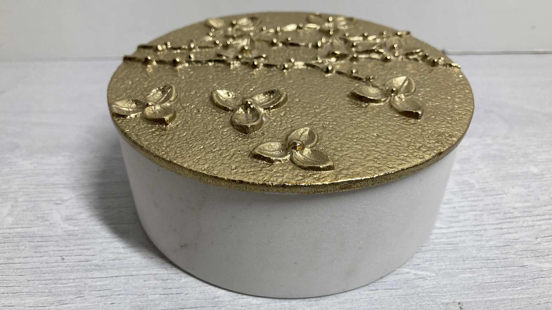 Photo 1 of MICHAEL ARAM BITTERSWEET TRINKET BOX 4.5” X 2”