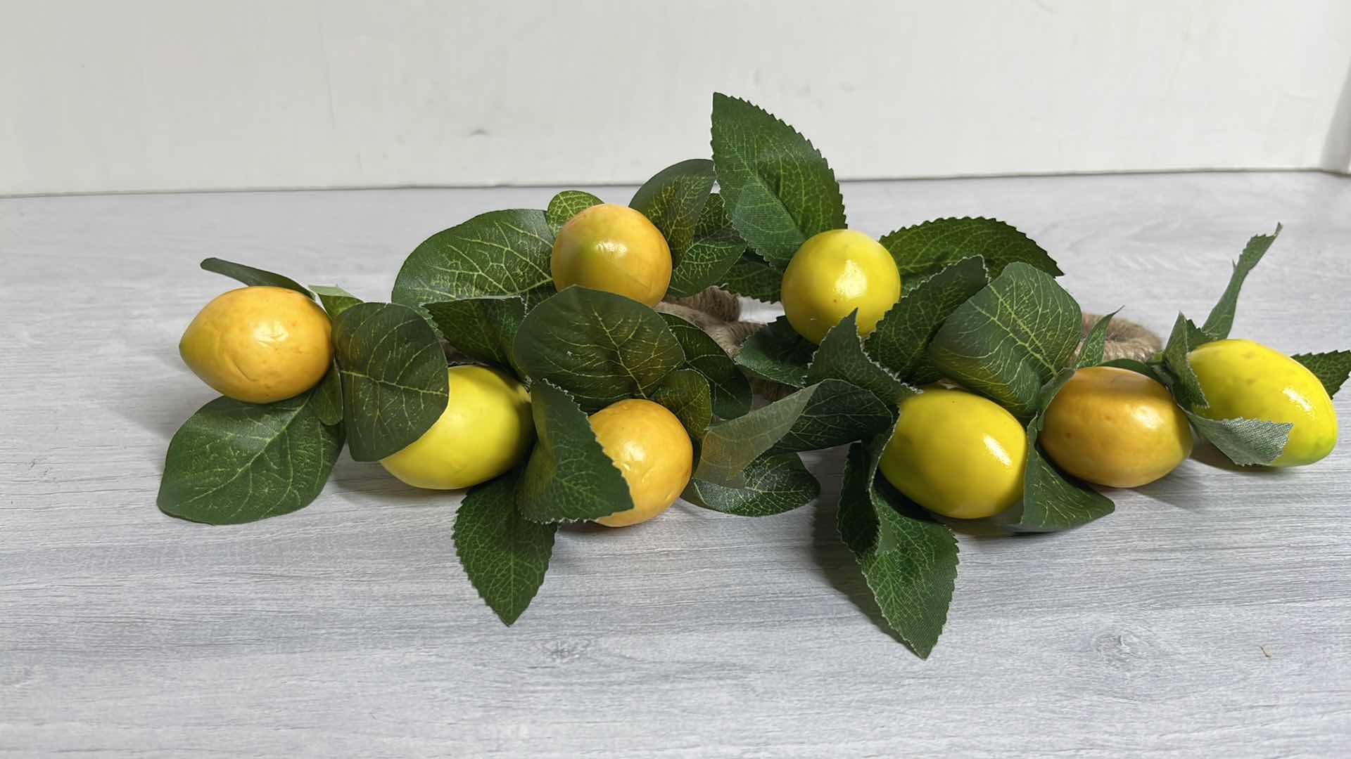Photo 1 of LEMON NAPKIN RINGS (8)