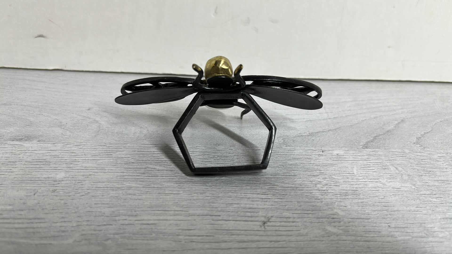 Photo 1 of KIM SEYBERT FLY AWAY BRASS NAPKIN RING W QUARTZ ABDOMEN 3” X 4” H2” (6)