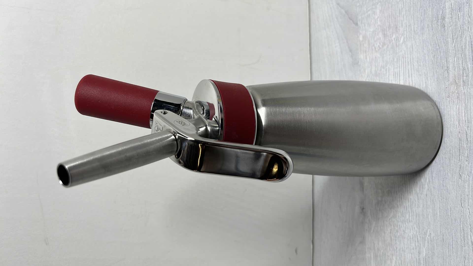 Photo 1 of iSi GOURMET STAINLESS STEEL MULTI-PURPOSE WHIPPER 0.5L/ 1 US PINT