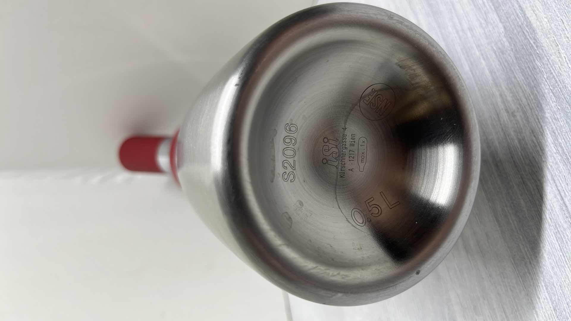 Photo 1 of iSi GOURMET STAINLESS STEEL MULTI-PURPOSE WHIPPER 0.5L/ 1 US PINT