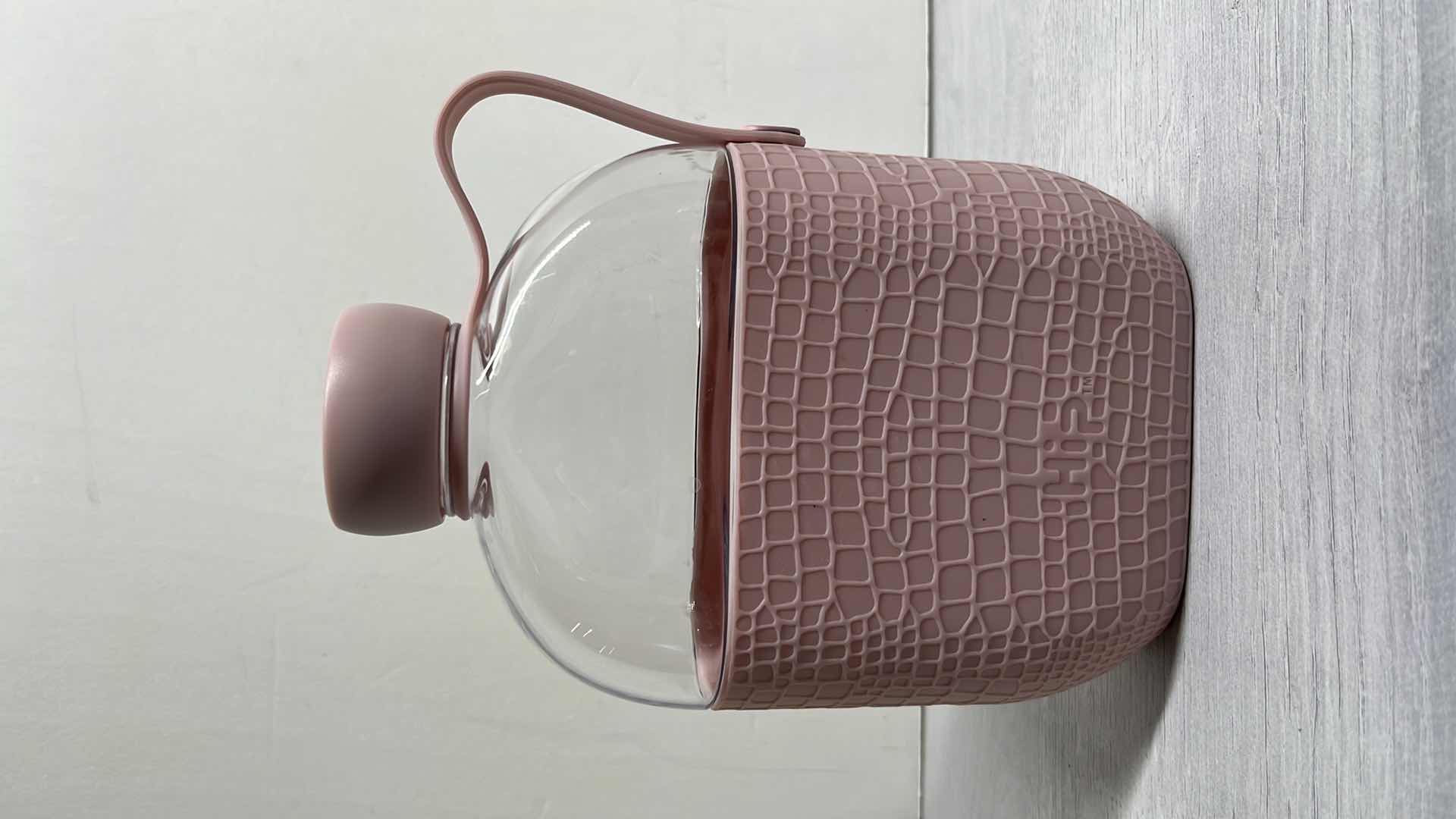 Photo 1 of HIP BPA-FREE BLUSH WATER BOTTLE TRAVEL FLASK 22oz H7.25”