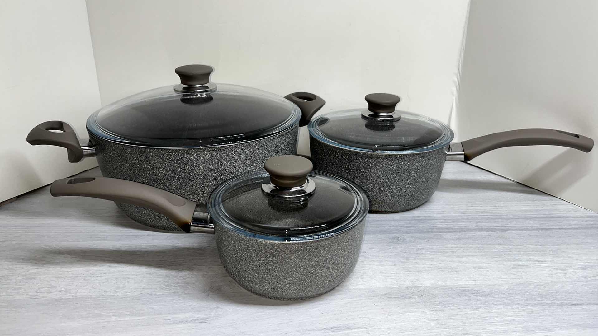 Photo 1 of BALLARINI 1889 MODENA
10 PC NON-STICK POT AND PAN SET W GLASS LIDS