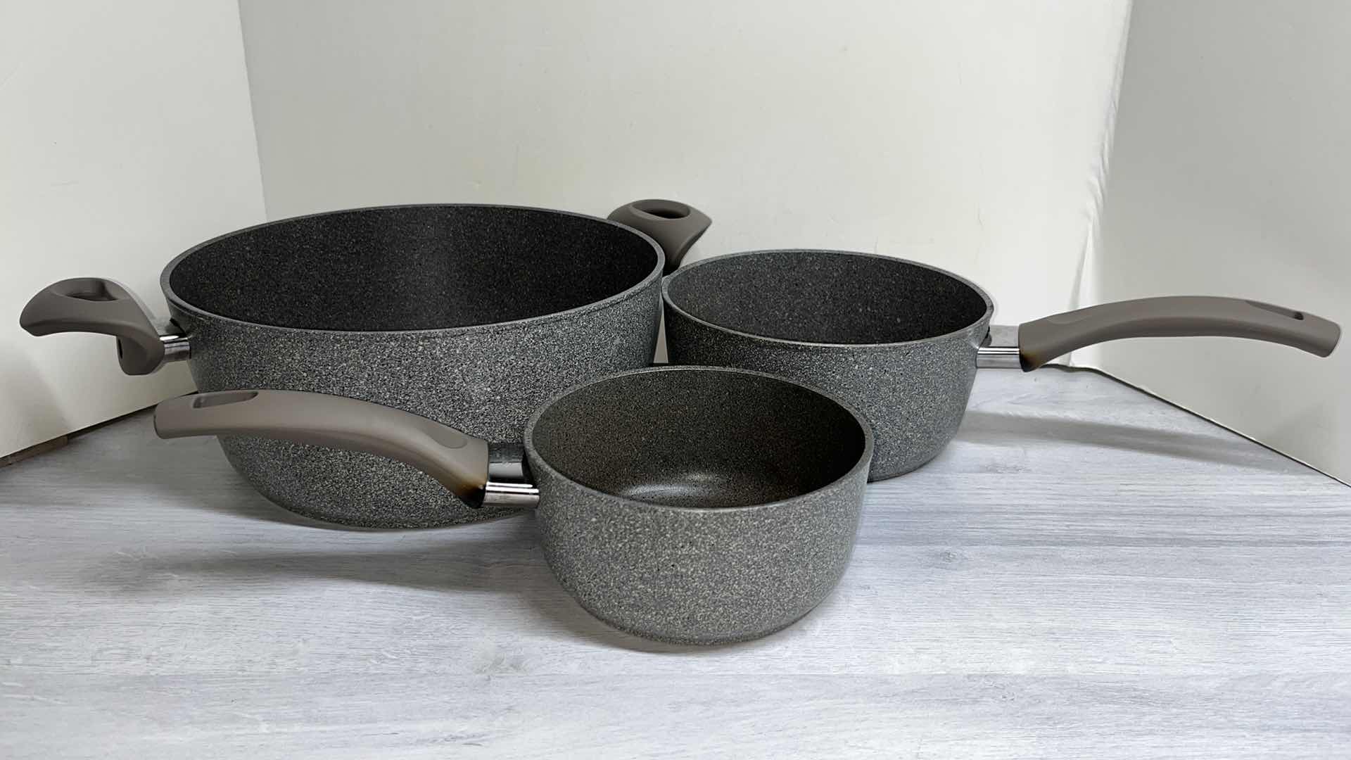 Photo 1 of BALLARINI 1889 MODENA
10 PC NON-STICK POT AND PAN SET W GLASS LIDS