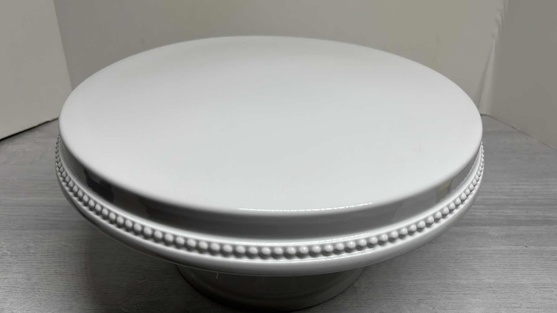 Photo 1 of THRESHOLD PORCELAIN CAKE STAND 12.25” X 6”