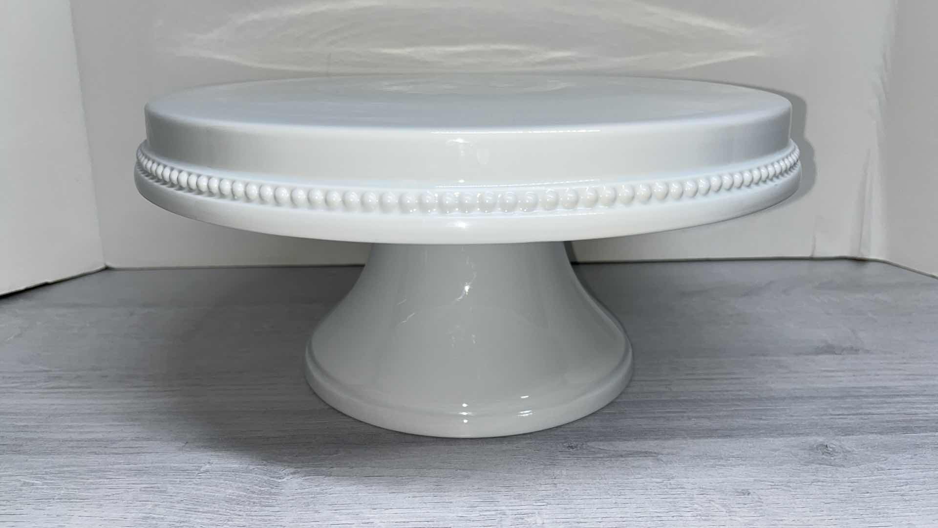Photo 1 of THRESHOLD PORCELAIN CAKE STAND 12.25” X 6”