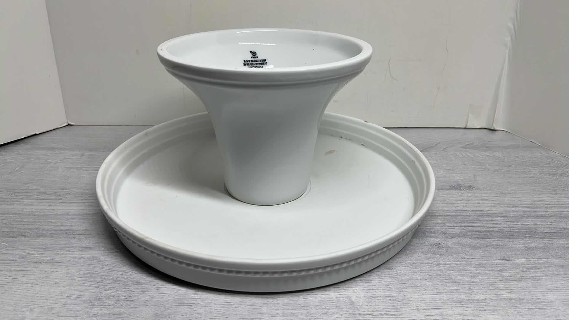 Photo 1 of THRESHOLD PORCELAIN CAKE STAND 12.25” X 6”