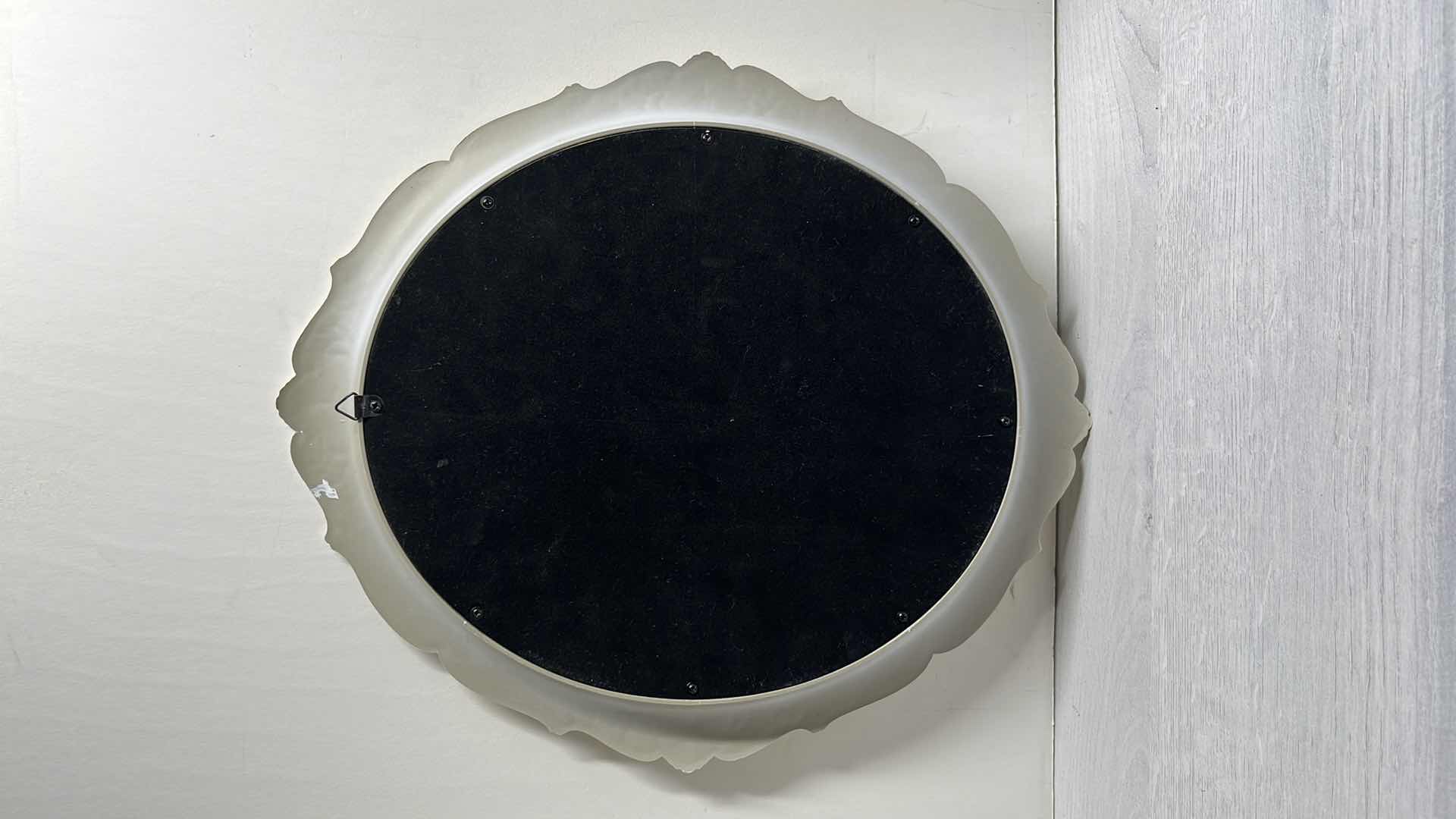 View 4 of MID CENTURY STYLE RESIN OVAL WHITE/GOLD HANGING MIRRORS 13” X 15” (5)