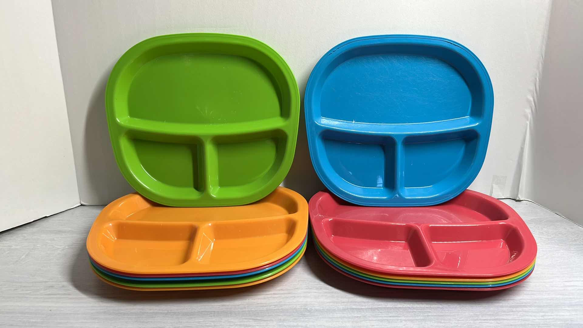 Photo 1 of CHILDREN’S BPA-FREE DIVIDER PLATES & SNACK BOWLS (18 PCS)