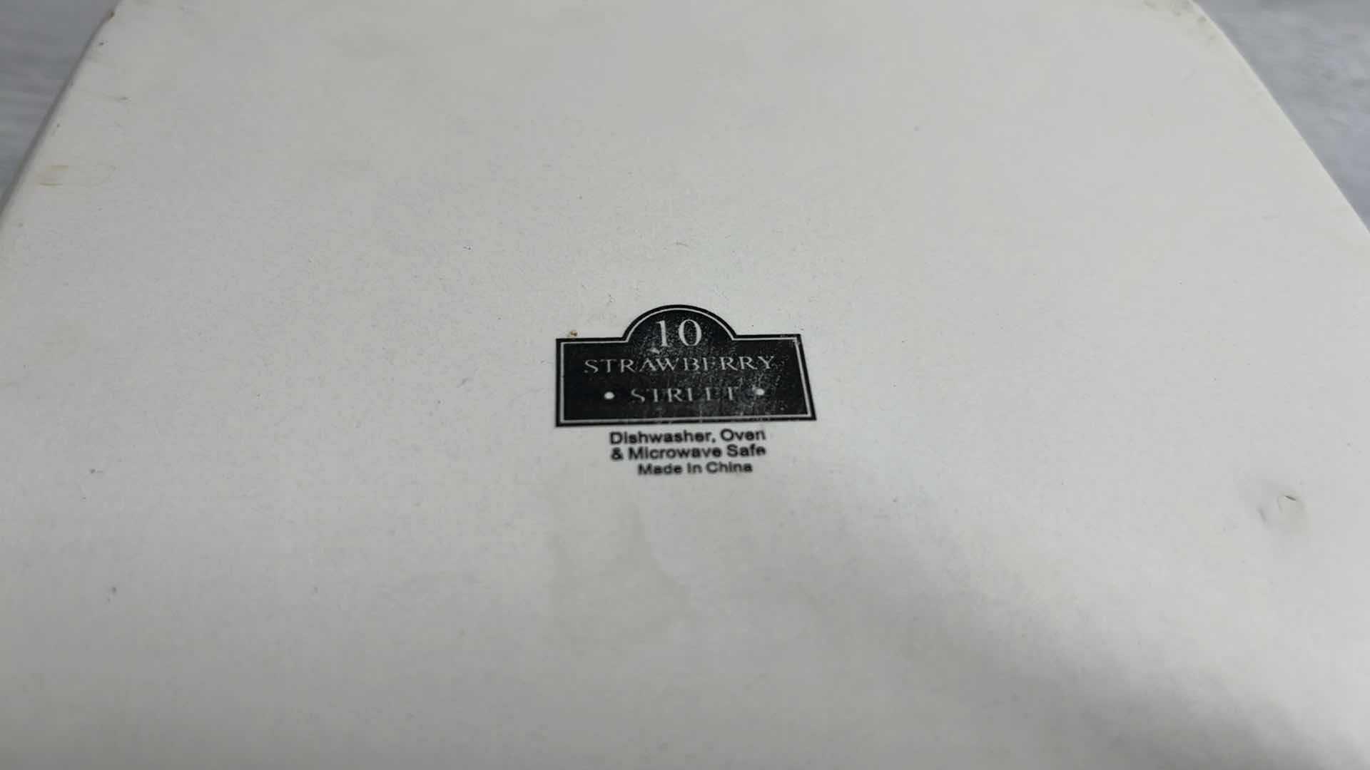 Photo 1 of 10 STRAWBERRY STREET NOVA WHITE 2 QT PORCELAIN SQUARE CASSEROLE DISH W LID 9.5” X 9.5” H2.75”