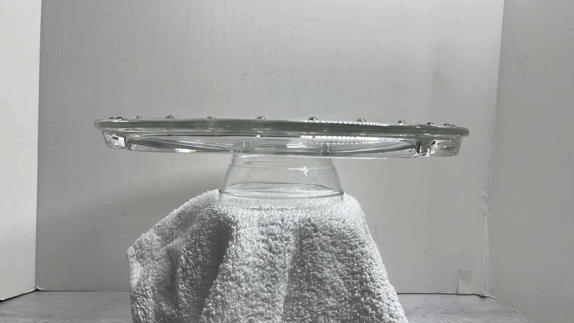 Photo 1 of LUIGI BORMIOLI 2-IN-1 GLASS CAKE STAND & DIP/VEGGIE SERVING DISH 12” X 12” H2.75”