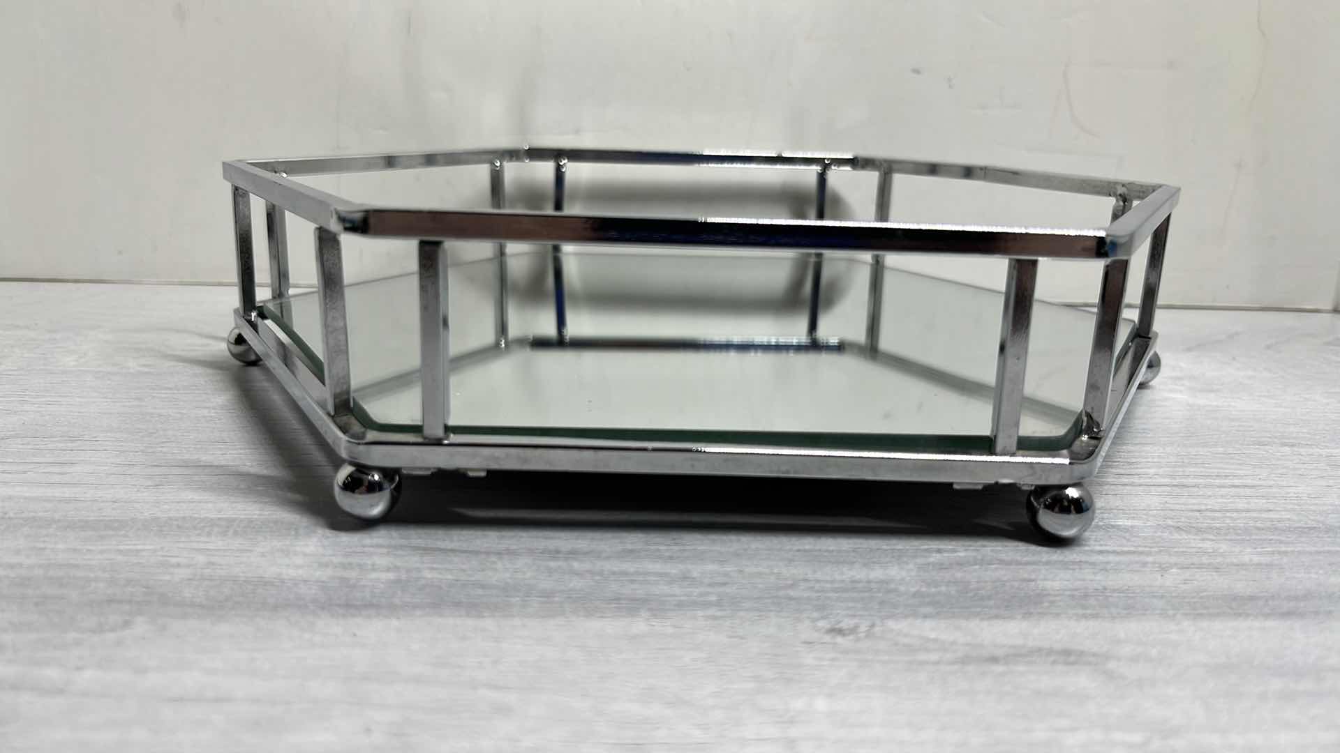 Photo 1 of ROBELY SILVER FINISH HEXAGON MIRRORED VANITY TRAY 9” X 10.25” H2.25”