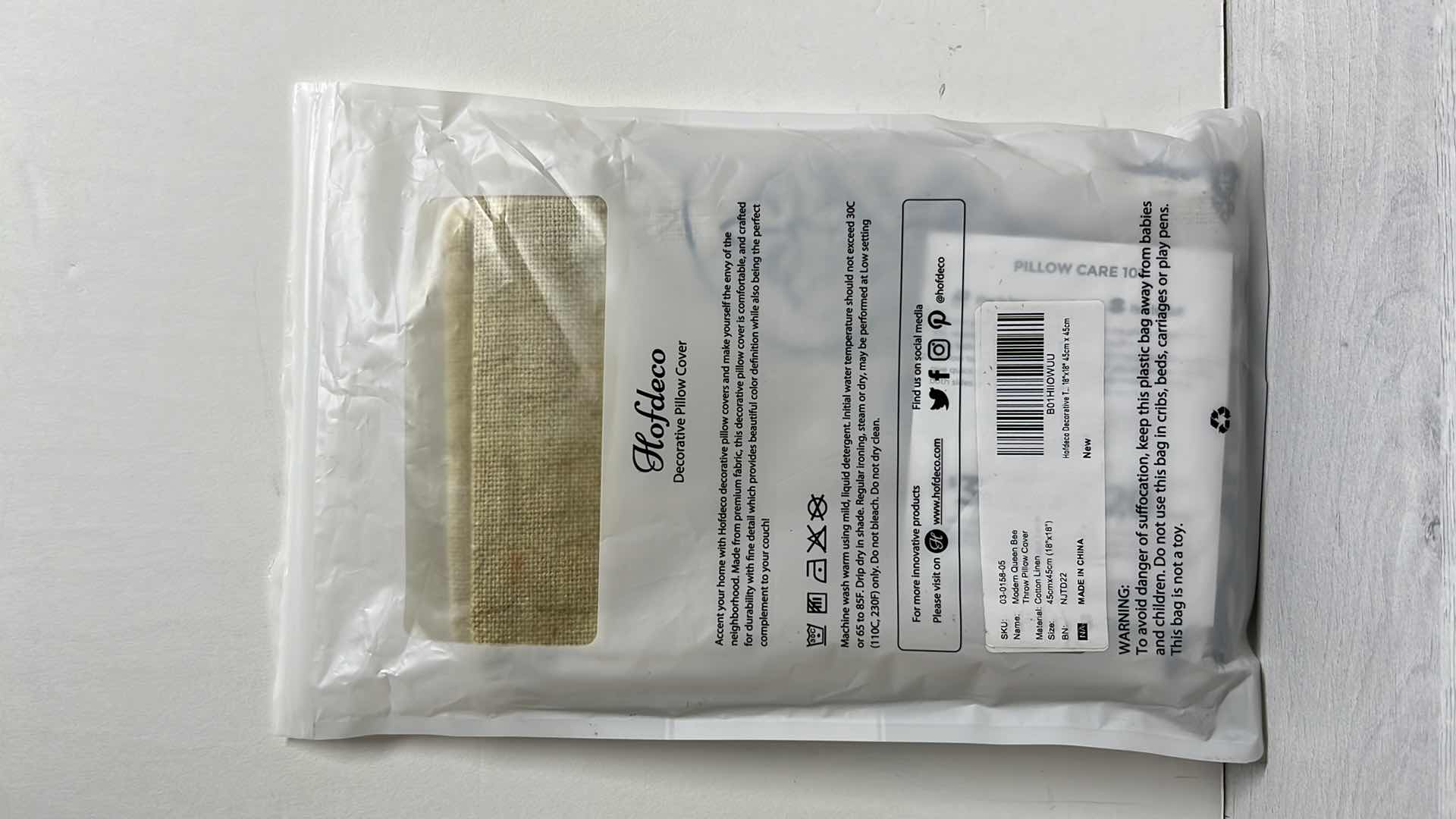 Photo 1 of NEW HOFDECO MODERN QUEEN BEE THROW PILLOW COVERS 18” X 18” (2)