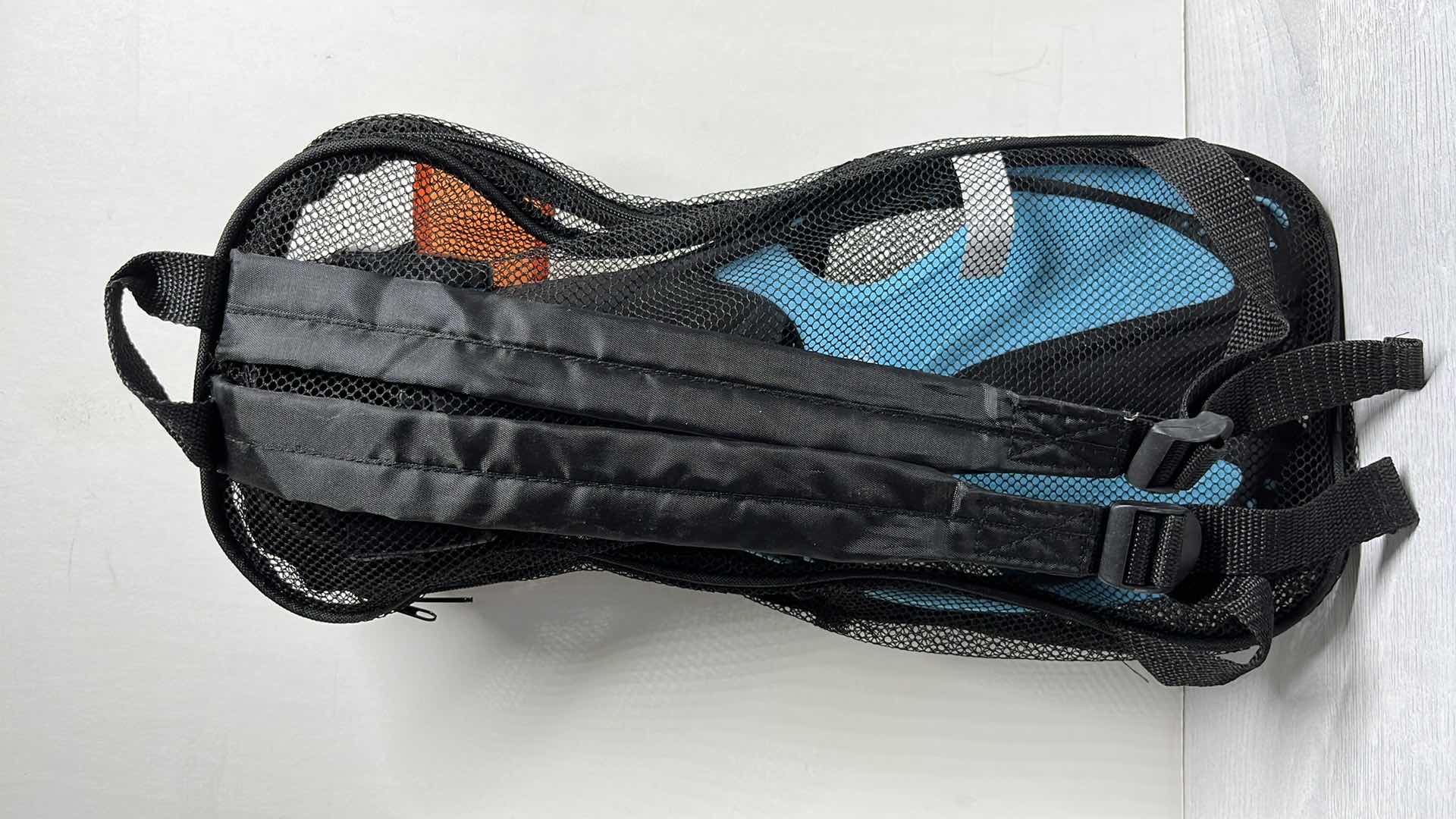 Photo 1 of SPEEDO DIVE FIN/FLIPPERS W ZIPPER BACKPACK JR SIZE L/XL U.S. SIZE 1-4