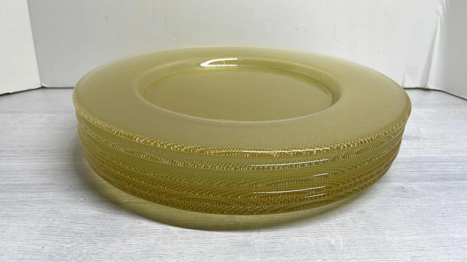 Photo 1 of PRATO DE VIDRO ATLANTIS/VISTA ALEGRE AMBER 12.75” CHARGER PLATES (6)