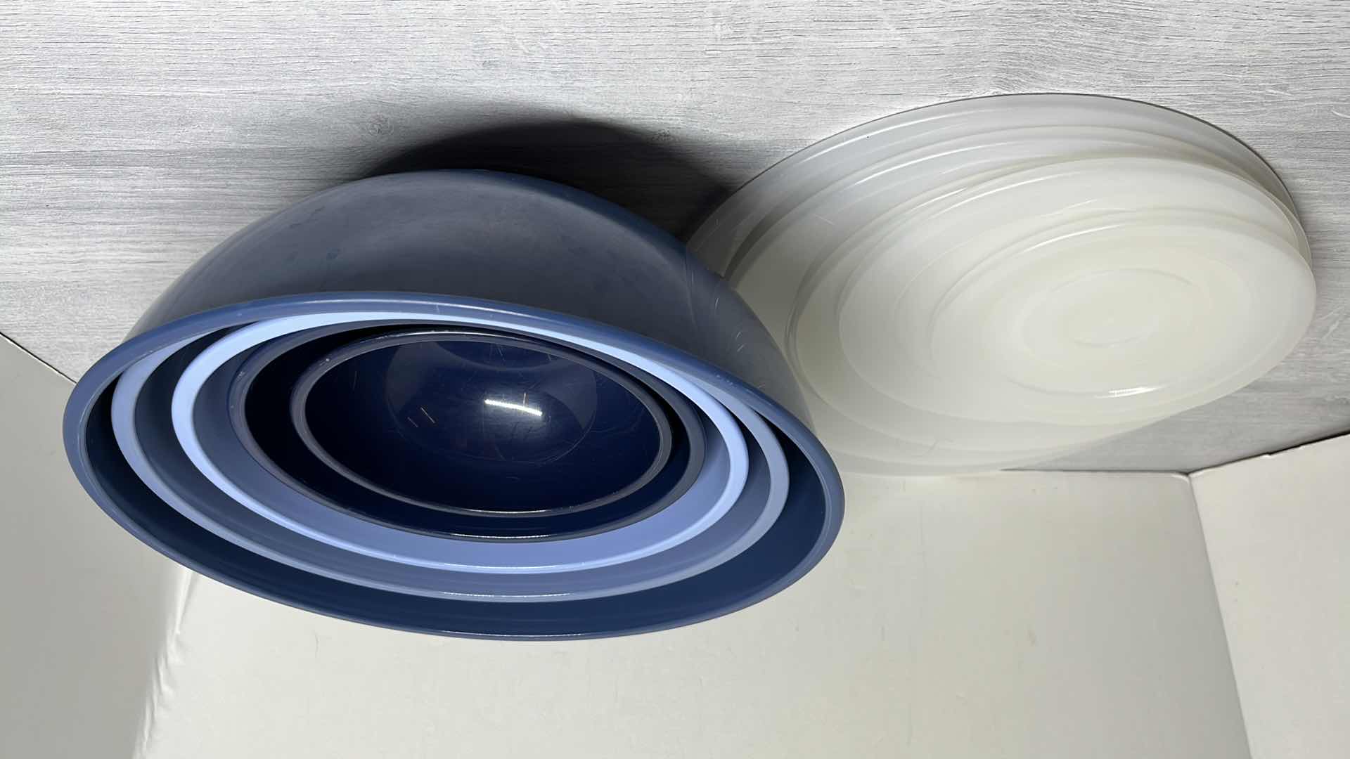 Photo 1 of MADE BY DESIGN 10 PC MIXING BOWL SET W LIDS