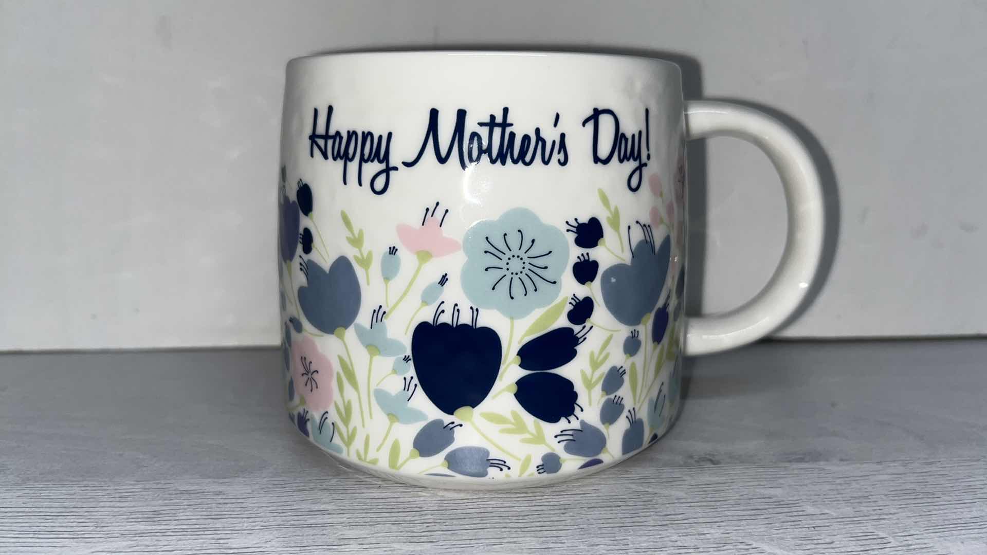 Photo 1 of THRESHOLD PORCELAIN MOTHER’S DAY 15oz COFFEE MUG 4” X 3.5”