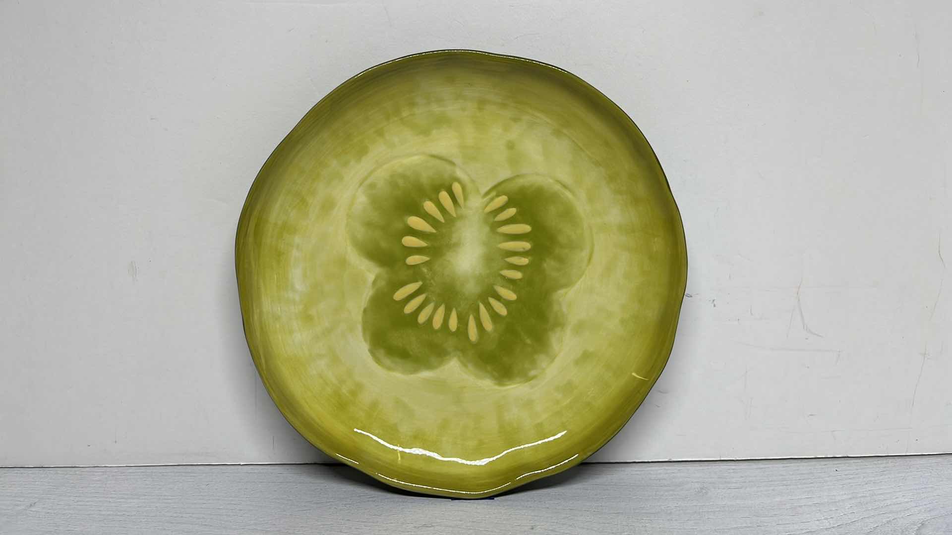Photo 1 of HARRY & DAVID 2006 8”-9” VEGETABLE PLATES (4)