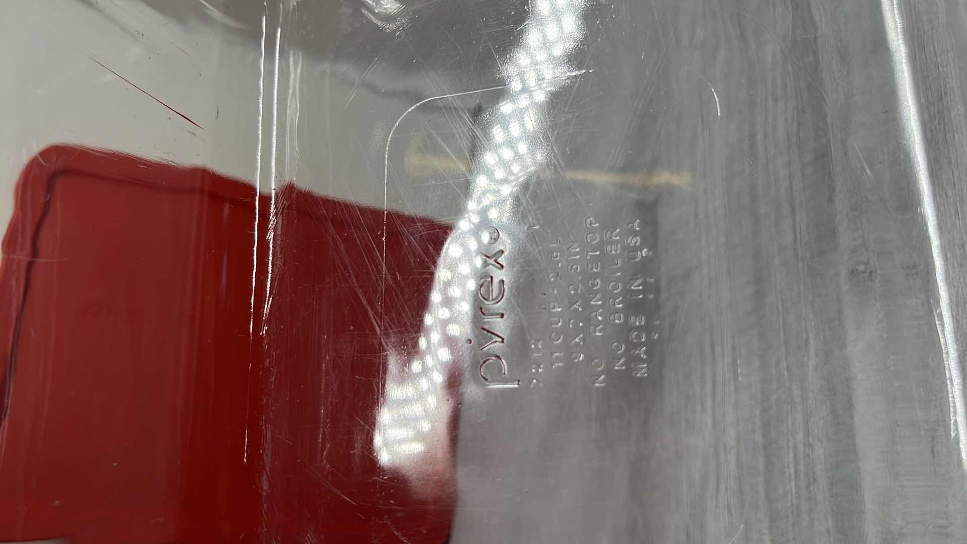 Photo 1 of PYREX RECTANGULAR GLASS BAKEWARE/STORAGE W LIDS 11 CUP (2)