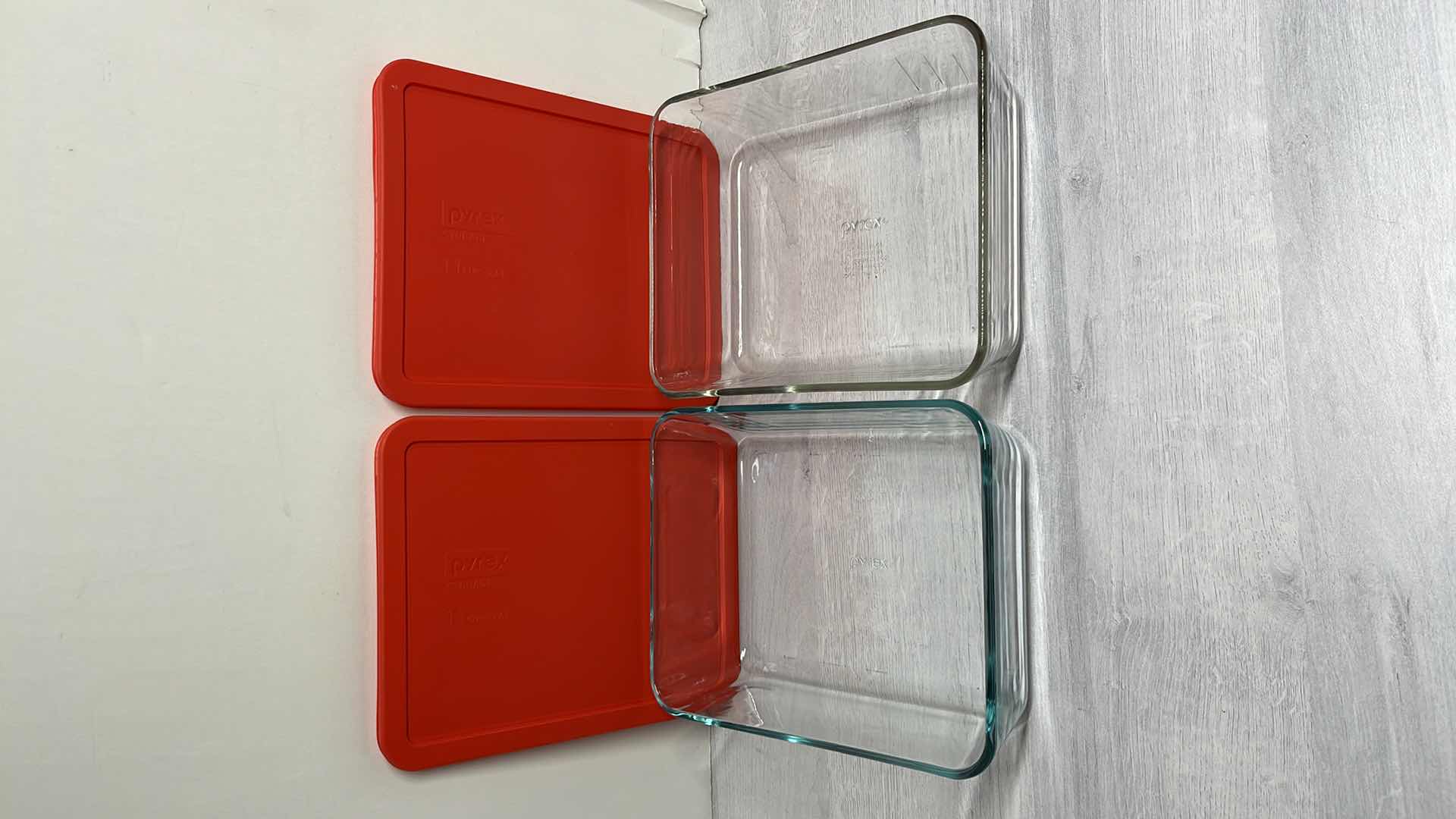 Photo 1 of PYREX RECTANGULAR GLASS BAKEWARE/STORAGE W LIDS 11 CUP (2)