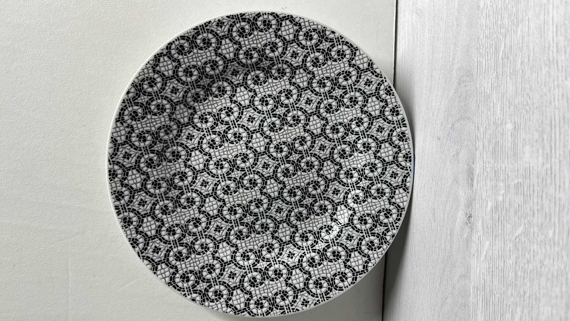 Photo 1 of VISTA ALEGRE CALCADA PORTUGUESA BY MANUELA MEDEIROS PORCELAIN DESSERT PLATES 8.25” (4)