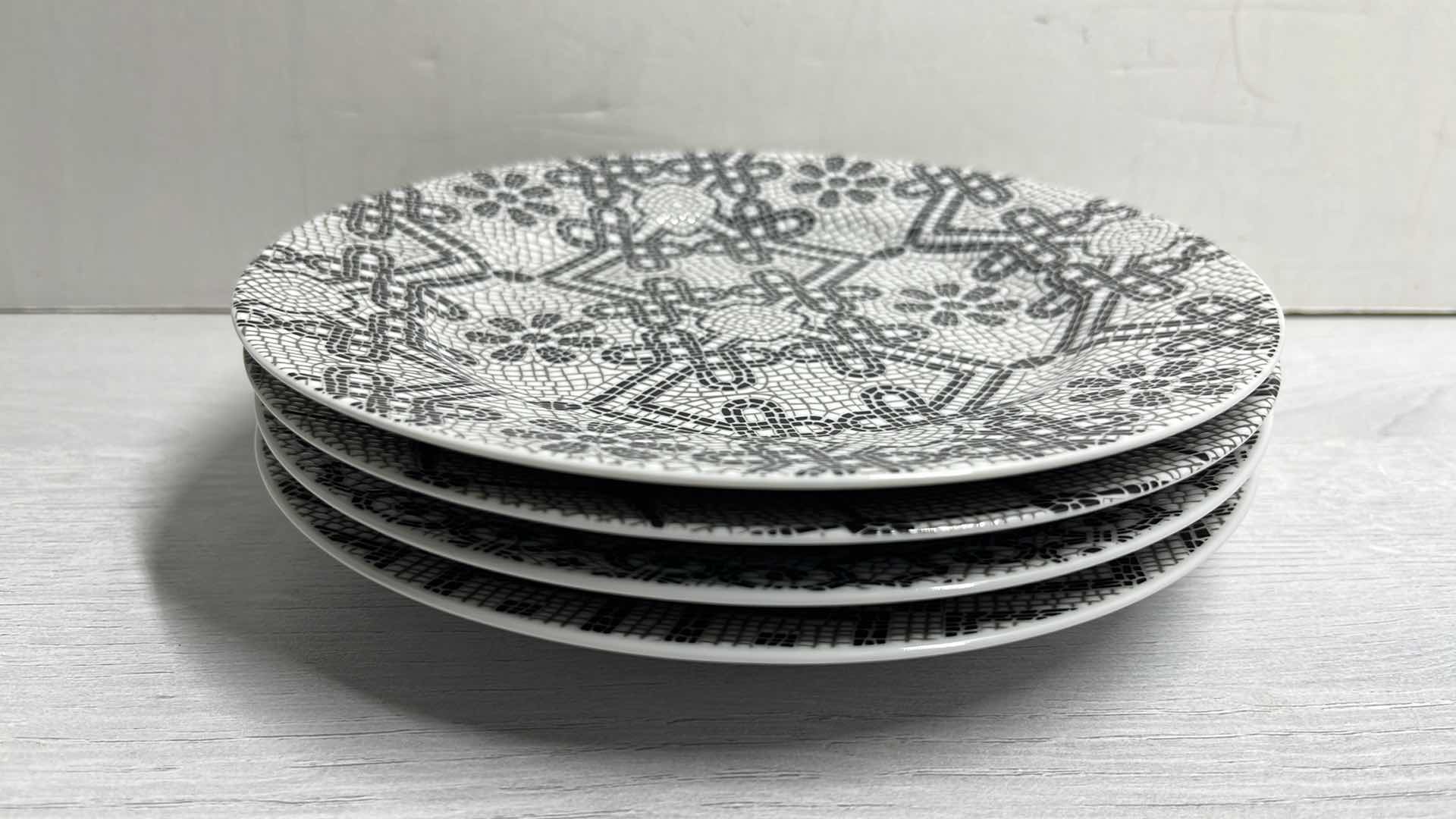 Photo 1 of VISTA ALEGRE CALCADA PORTUGUESA BY MANUELA MEDEIROS PORCELAIN DESSERT PLATES 8.25” (4)
