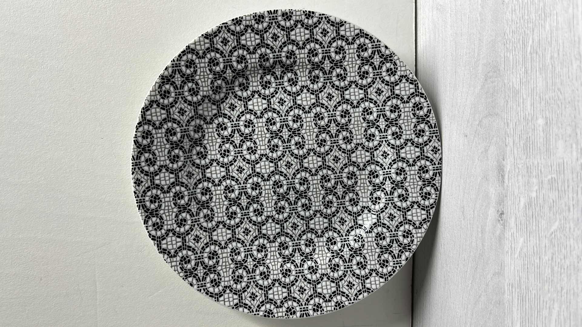 Photo 1 of VISTA ALEGRE CALCADA PORTUGUESA BY MANUELA MEDEIROS PORCELAIN DESSERT PLATES 8.25” (4)