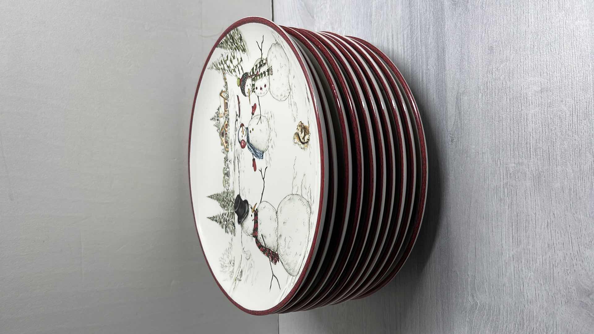 Photo 1 of WILLIAMS SONOMA SNOWMAN COLLECTION 10.25” DINNER PLATES (10)