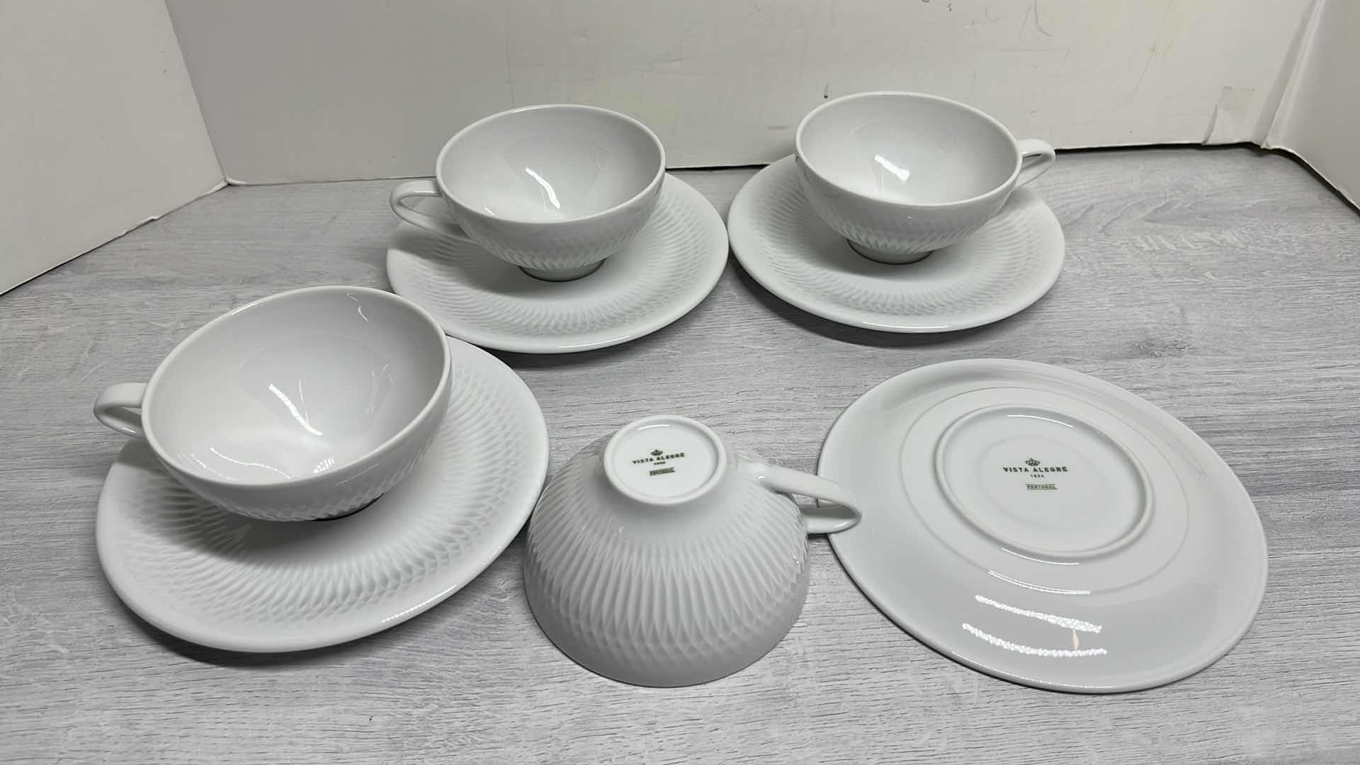 Photo 1 of VISTA ALEGRE UTOPIA COLLECTION 24 PC DINNERWARE SERVICE FOR FOUR