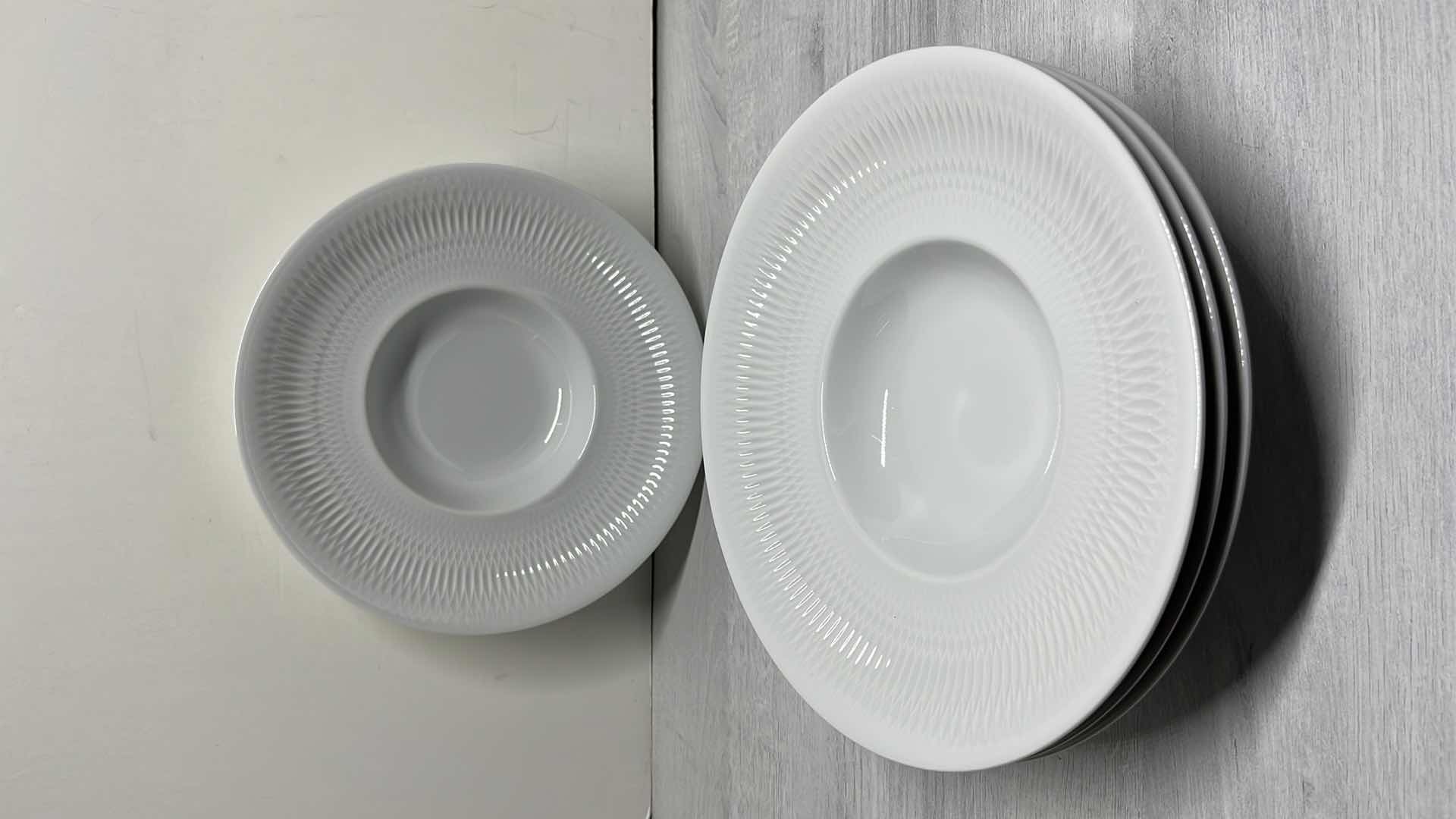 Photo 1 of VISTA ALEGRE UTOPIA COLLECTION 24 PC DINNERWARE SERVICE FOR FOUR