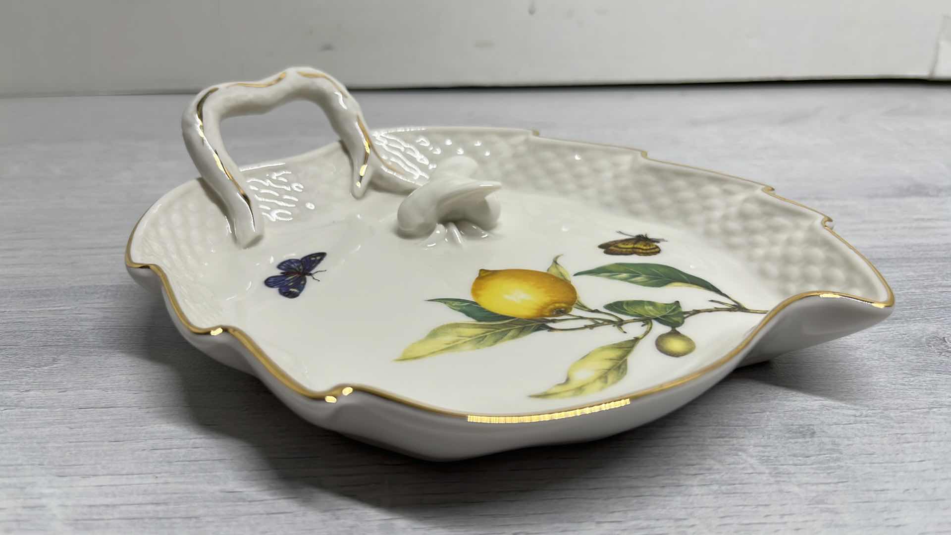 Photo 3 of TANIA BULHOES MARQUESA COLLECTION 7” X 1.75” PORCELAIN HOR D’OEUVRES PLATE (4)