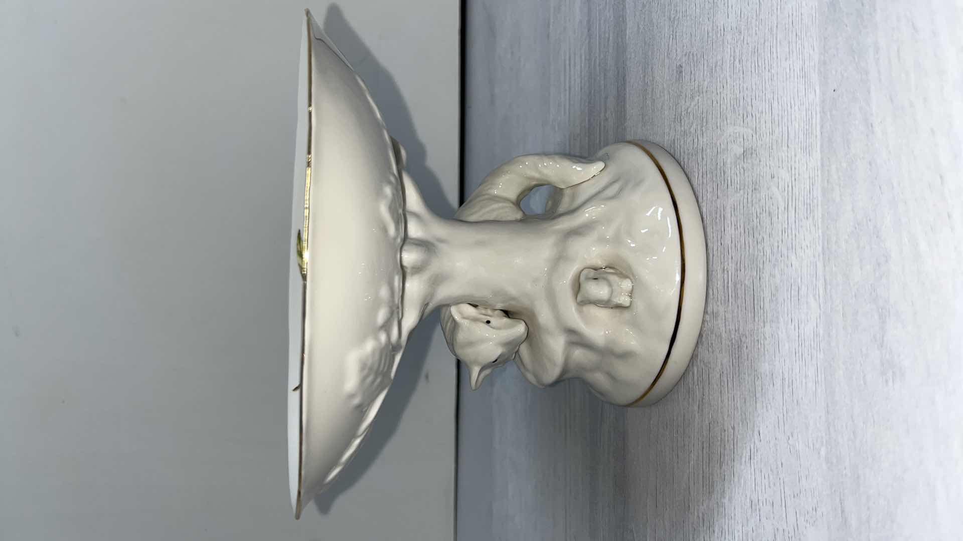 Photo 1 of TANIA BULHOES MARQUESA COLLECTION PORCELAIN MINI PORCELAIN FRUIT BOWL 6.5” X 5” 