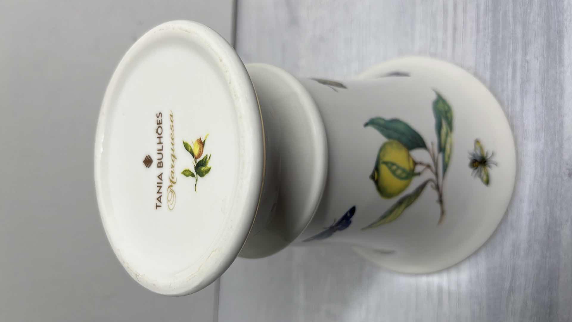 Photo 1 of TANIA BULHOES MARQUESA COLLECTION PORCELAIN VASE 5.5” X 7.25” 