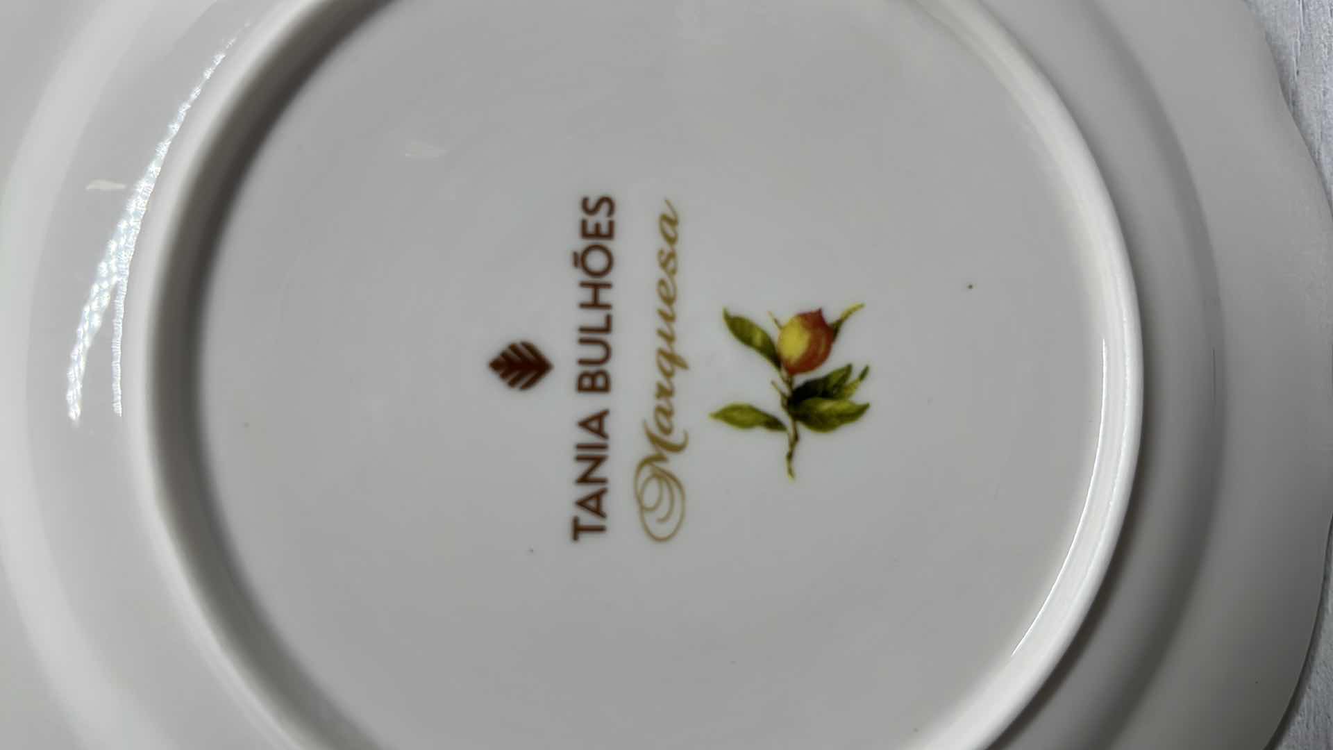 Photo 1 of TANIA BULHOES MARQUESA COLLECTION PORCELAIN 7.5” DESSERT PLATE (6)