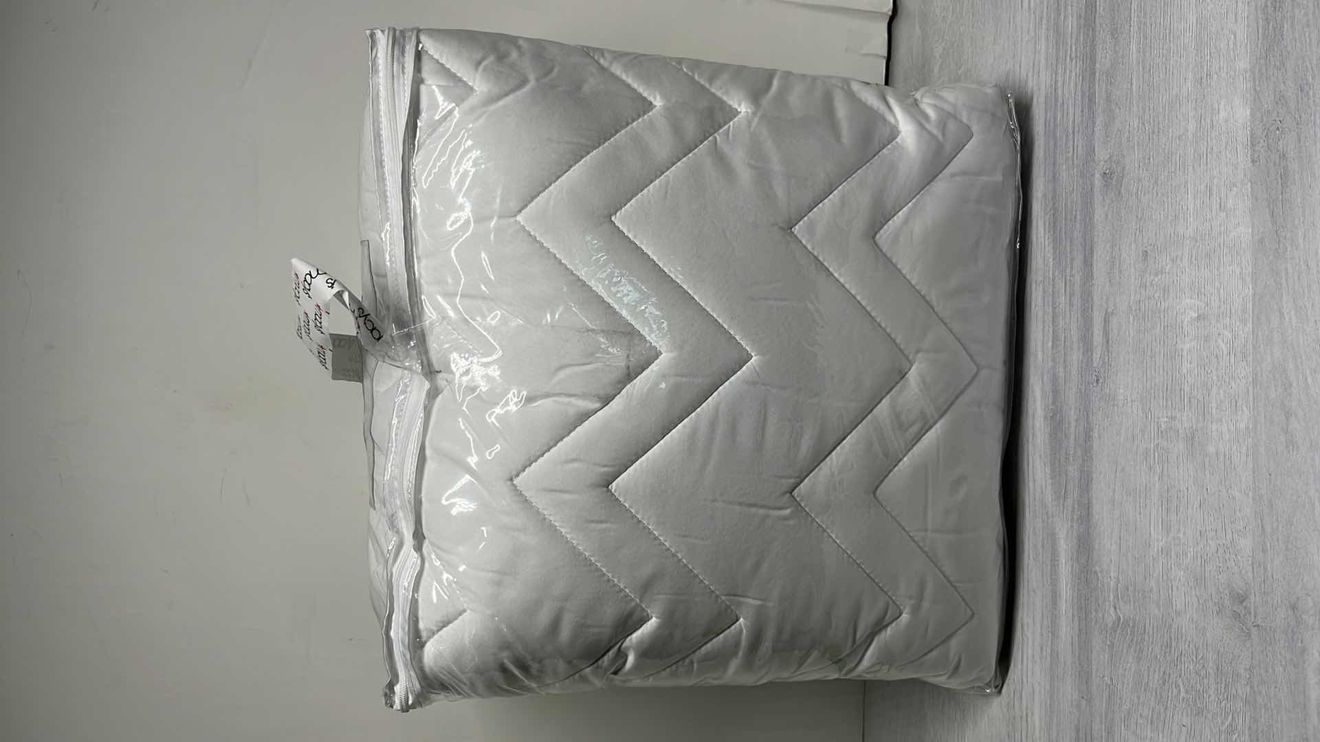 Photo 1 of NEW MARTHA STEWART ESSENTIALS CLASSIC QUEEN SIZE MATTRESS PAD