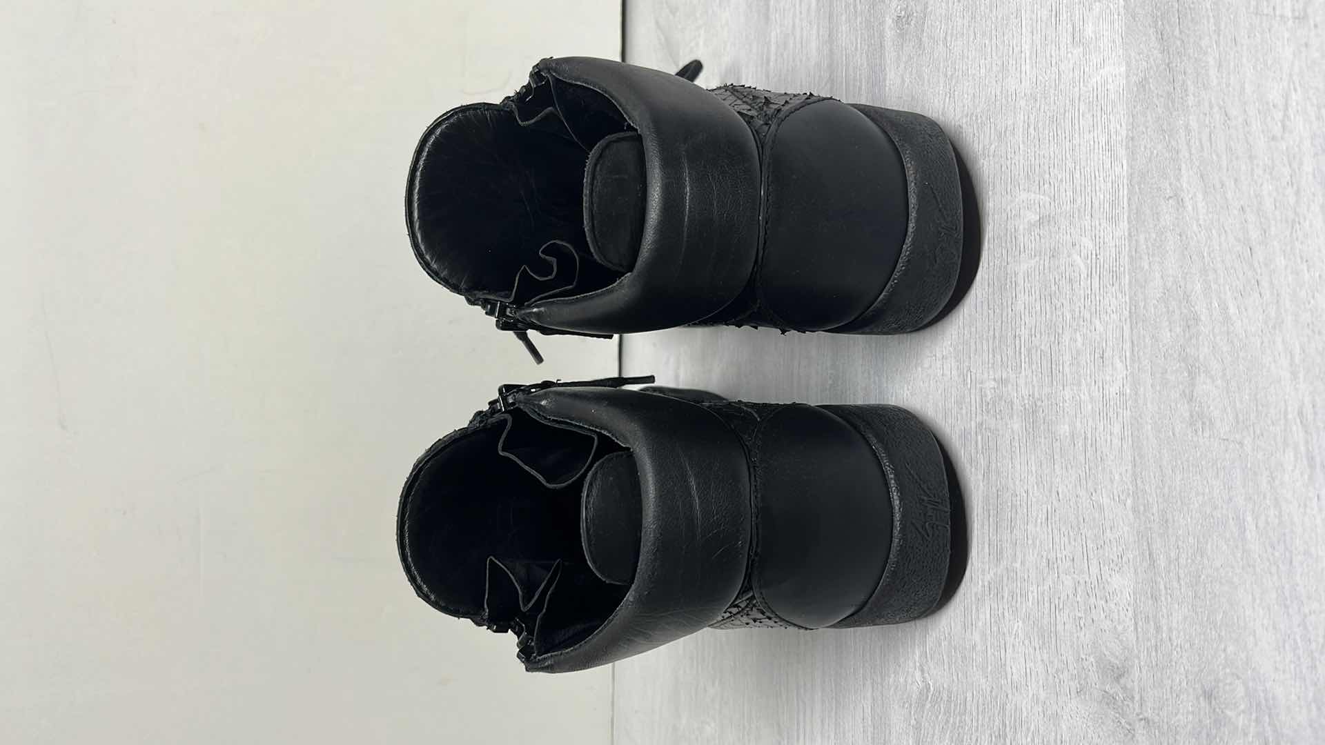 Photo 1 of MENS GIUSEPPE ZANOTTI PYTHON EMBOSSED LEATHER DOUBLE ZIP HIGH TOP SNEAKER, SIZE EU 42 (US SIZE 9)