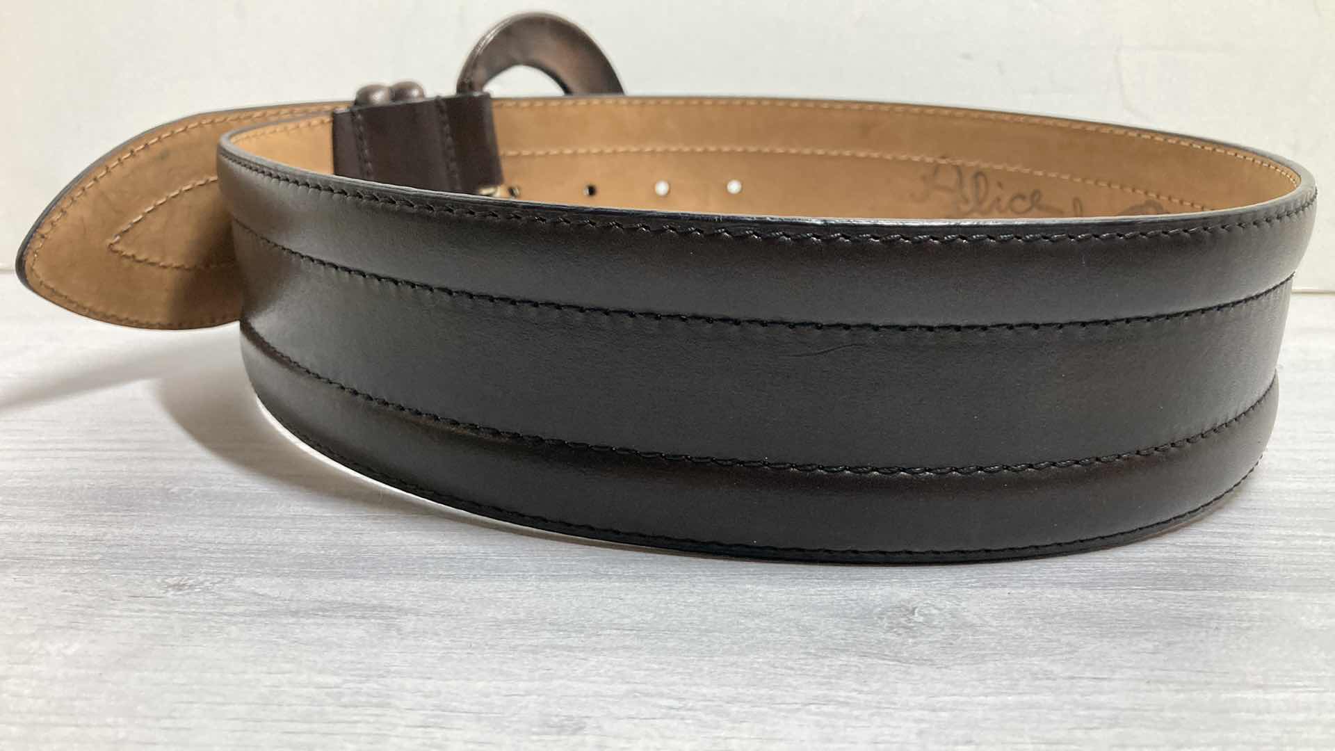 Photo 1 of ALICE & OLIVIA BY STACEY BENDET 100% COW LEATHER BELT SIZE XS MADE IN ITALY